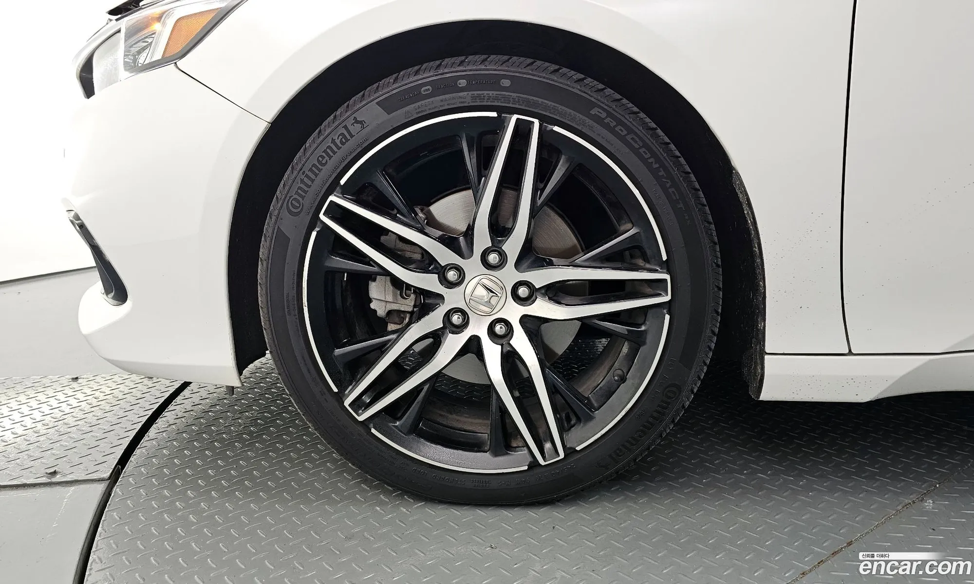 Honda Accord X 20 Hybrid Touring 2021 - фотография 12640487
