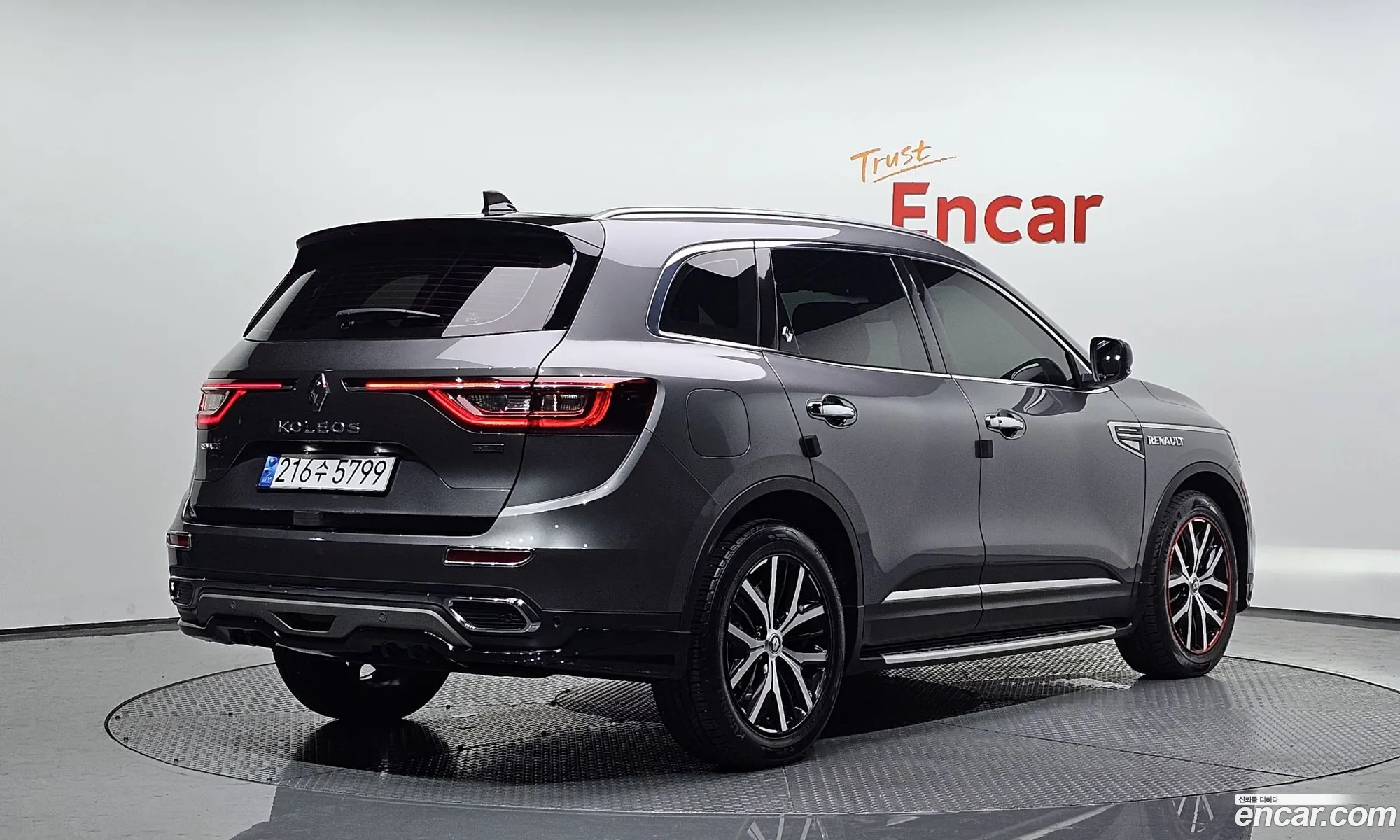 Renault Samsung Qm6 20 Gde Re Signature 2Wd 2020 - фотография 3345766