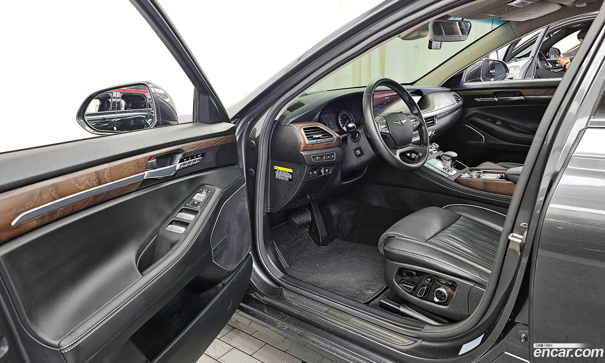 Genesis G90 I 38 Awd 2021 - фотография 17958551