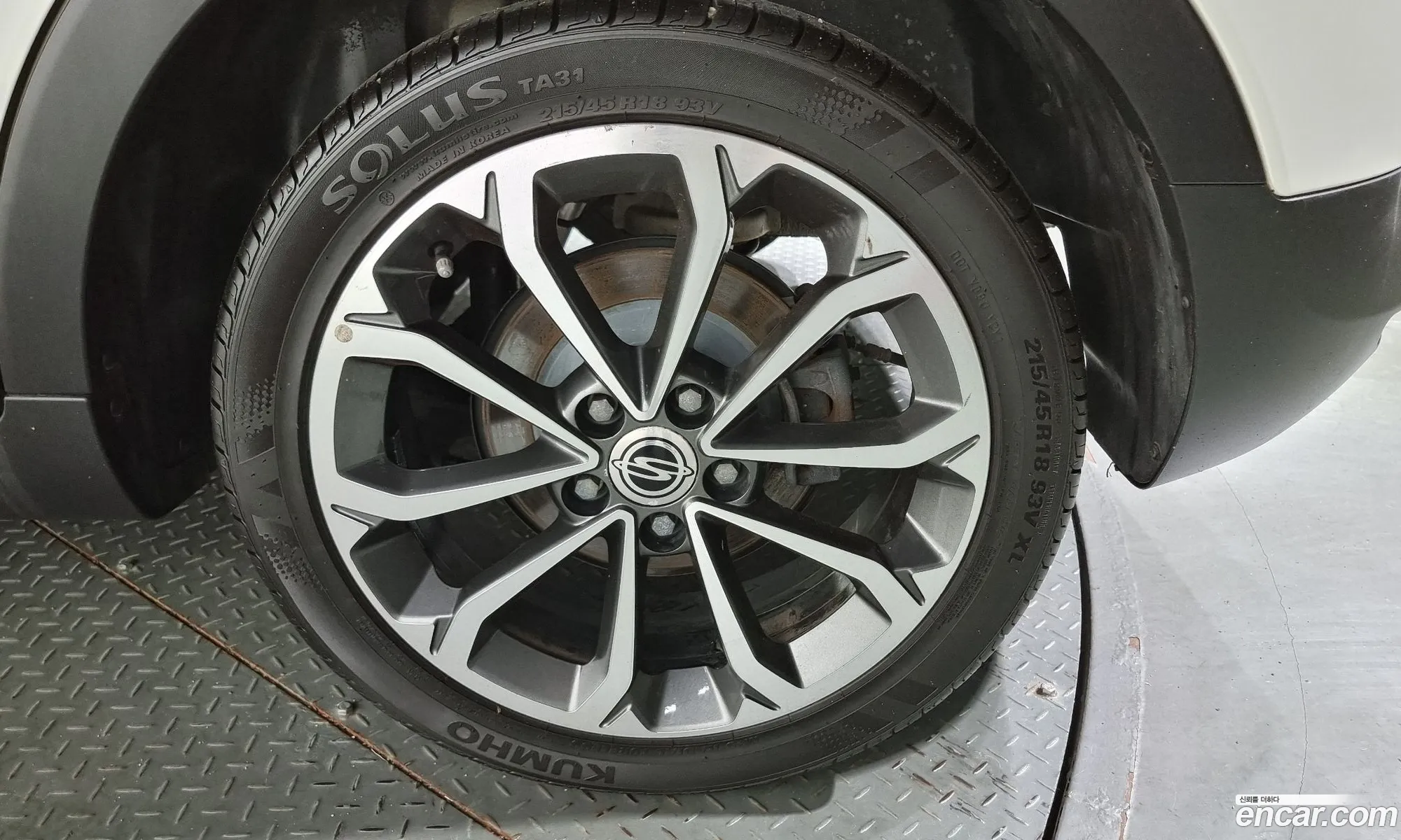 Ssangyong Tivoli Tivoli Vx 2Wd 2017 - фотография 17544766