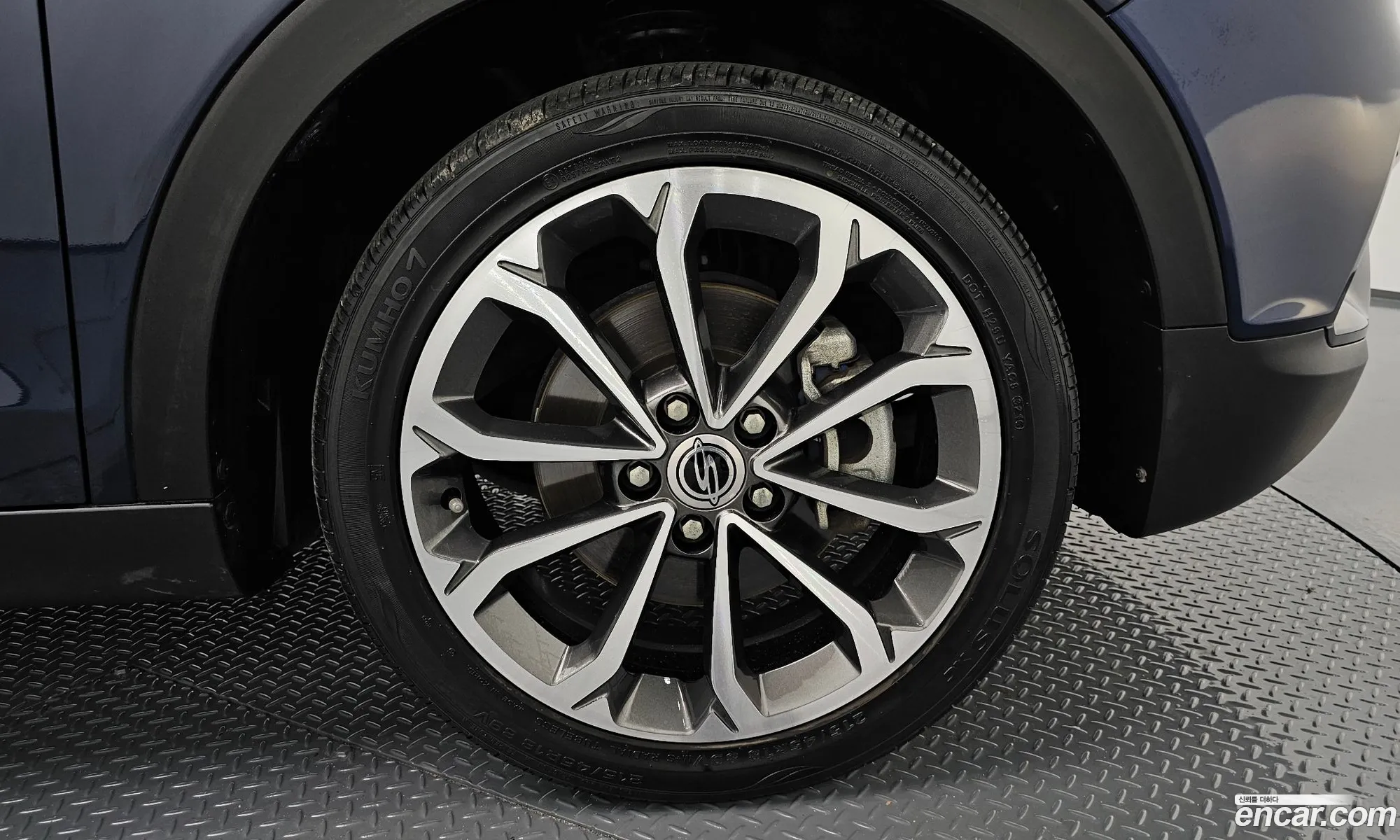 Ssangyong Tivoli Tivoli Lx 2Wd 2017 - фотография 17509947