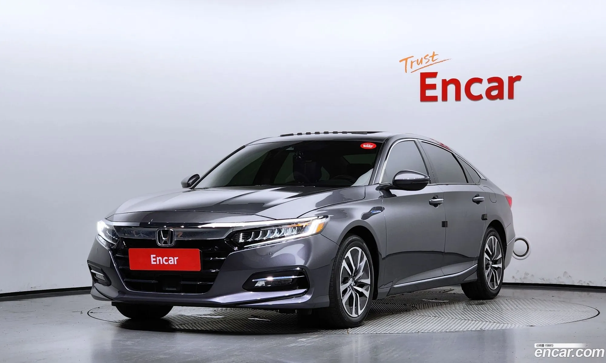 Honda Accord 20 Hybrid Touring 2019 - фотография 12640471