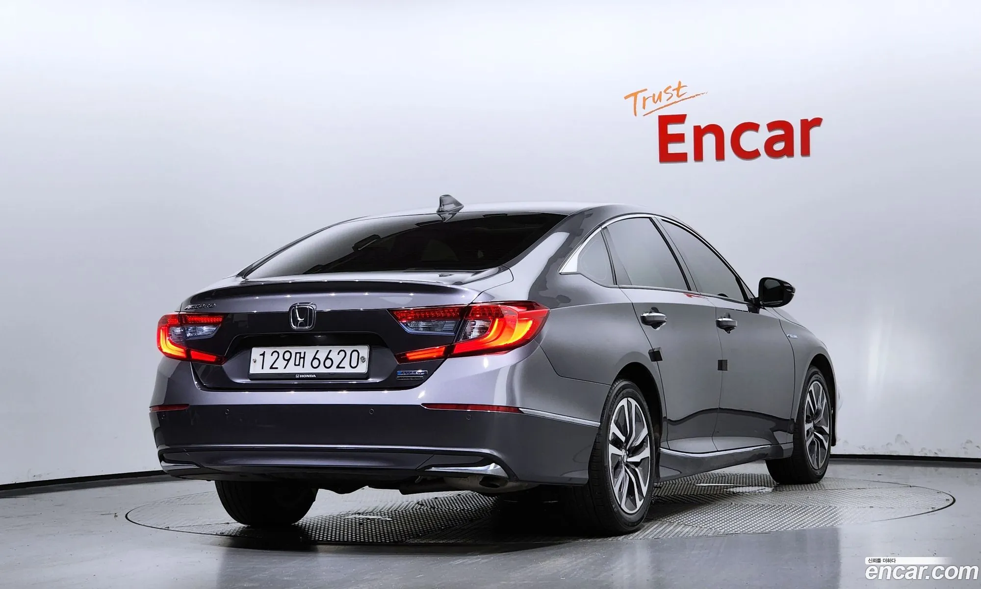 Honda Accord 20 Hybrid Touring 2019 - фотография 12640472