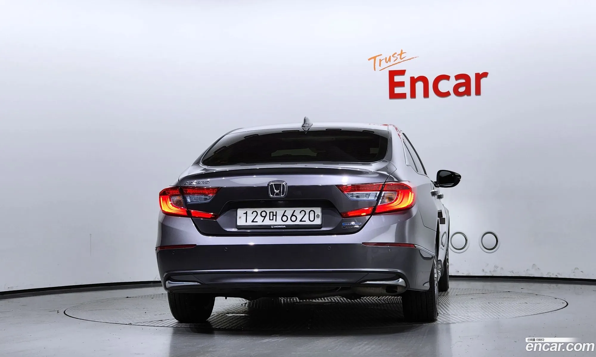 Honda Accord 20 Hybrid Touring 2019 - фотография 12640474