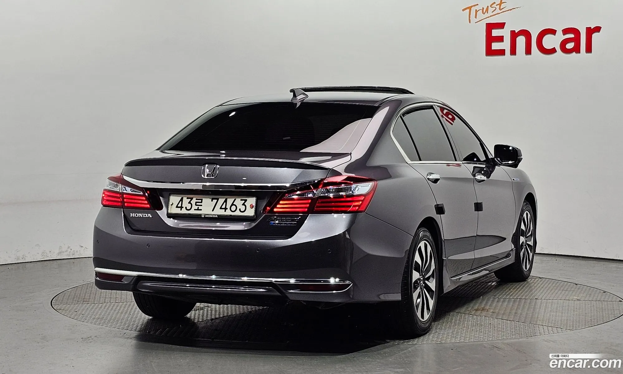 Honda Accord 20 Hybrid 2017 - фотография 12640448