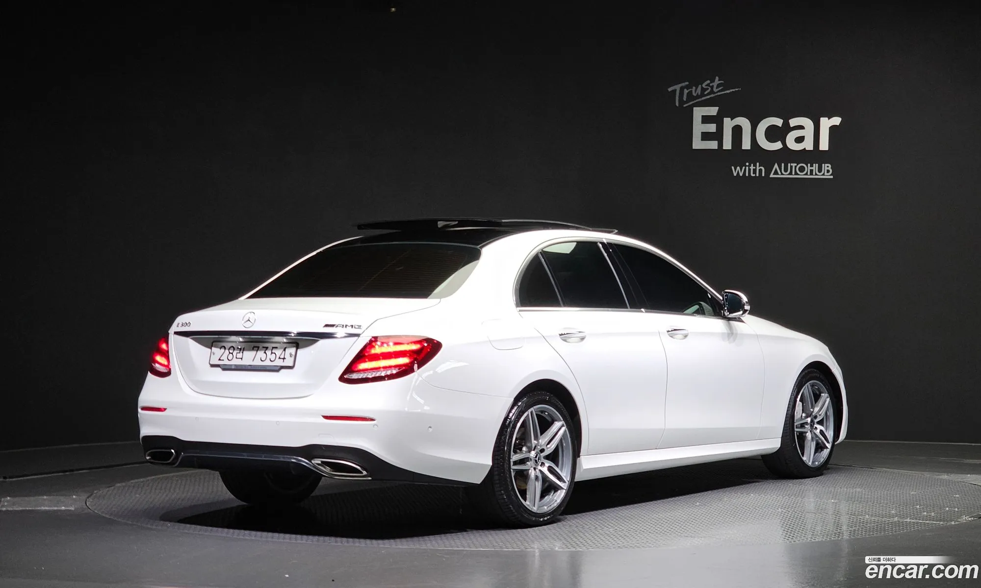 Mercedes-Benz E-Klasse E300 Amg Line 2017 - фотография 13811841