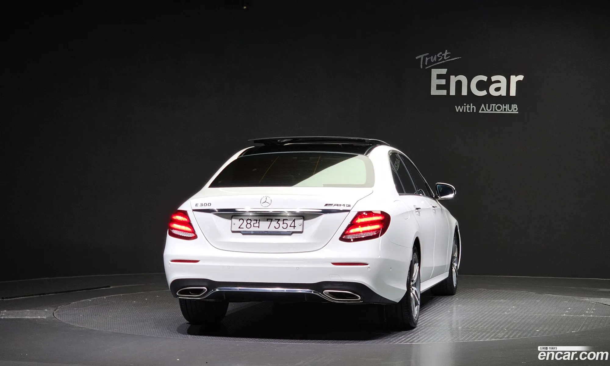 Mercedes-Benz E-Klasse E300 Amg Line 2017 - фотография 13811843