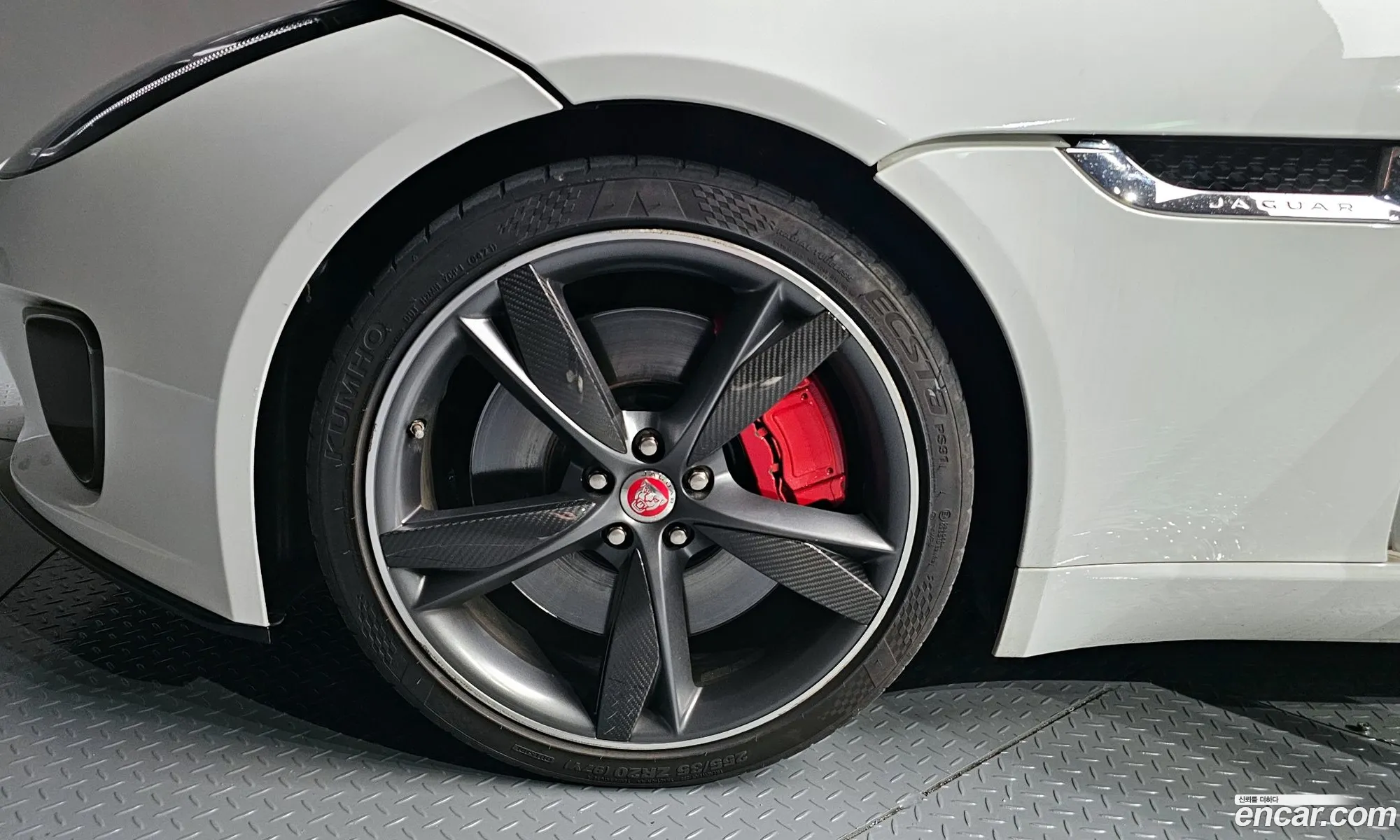 Jaguar F-Type 30 S Coupe 2015 - фотография 3930896
