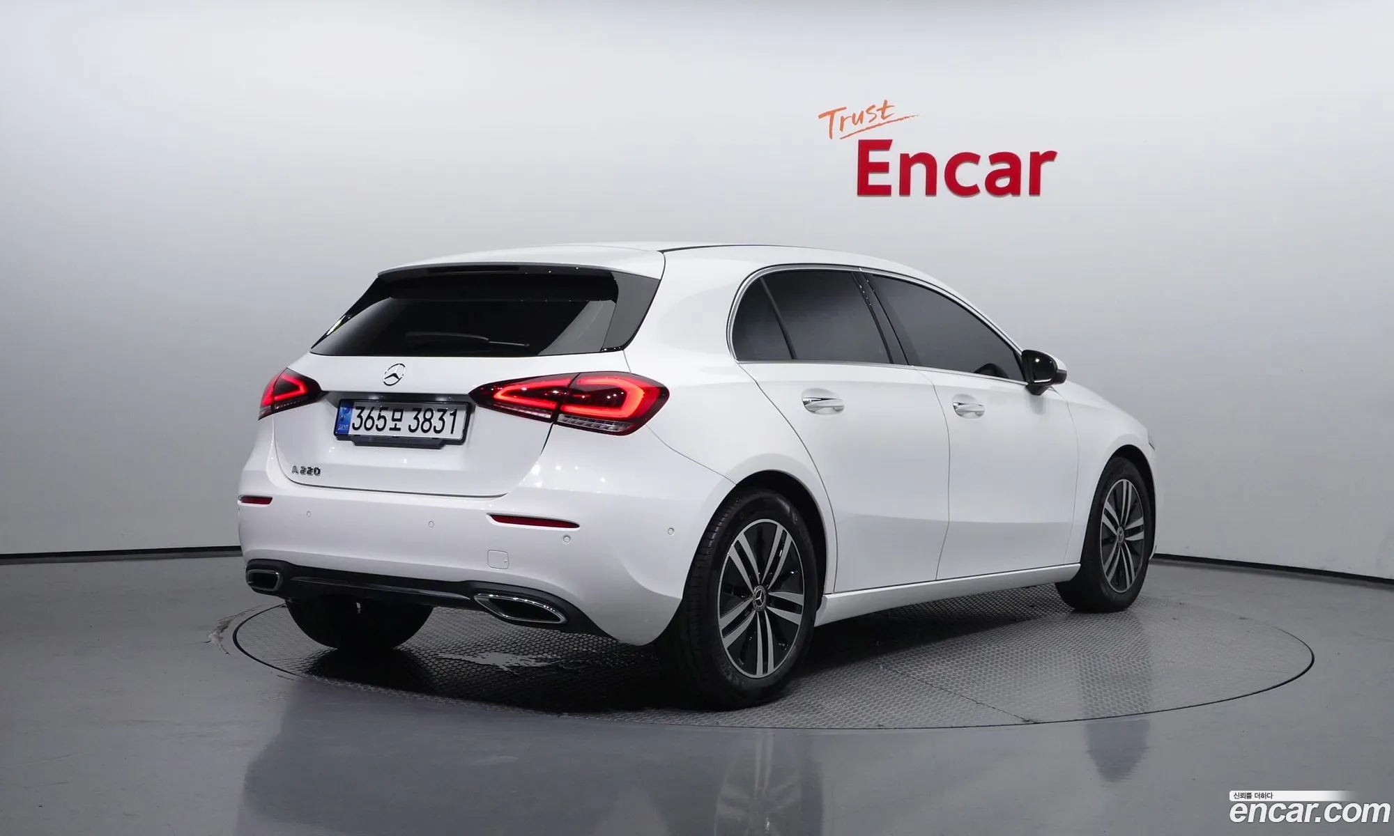 Mercedes-Benz A-Klasse Iv W177 A220 Hatchback 2022 - фотография 18712423