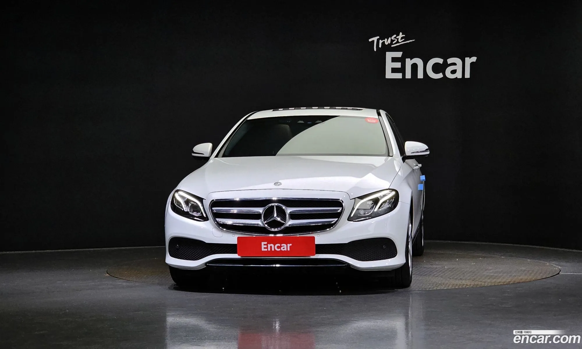 Mercedes-Benz E-Klasse E220D 4Matic Avant Garde 2017 - фотография 13622535