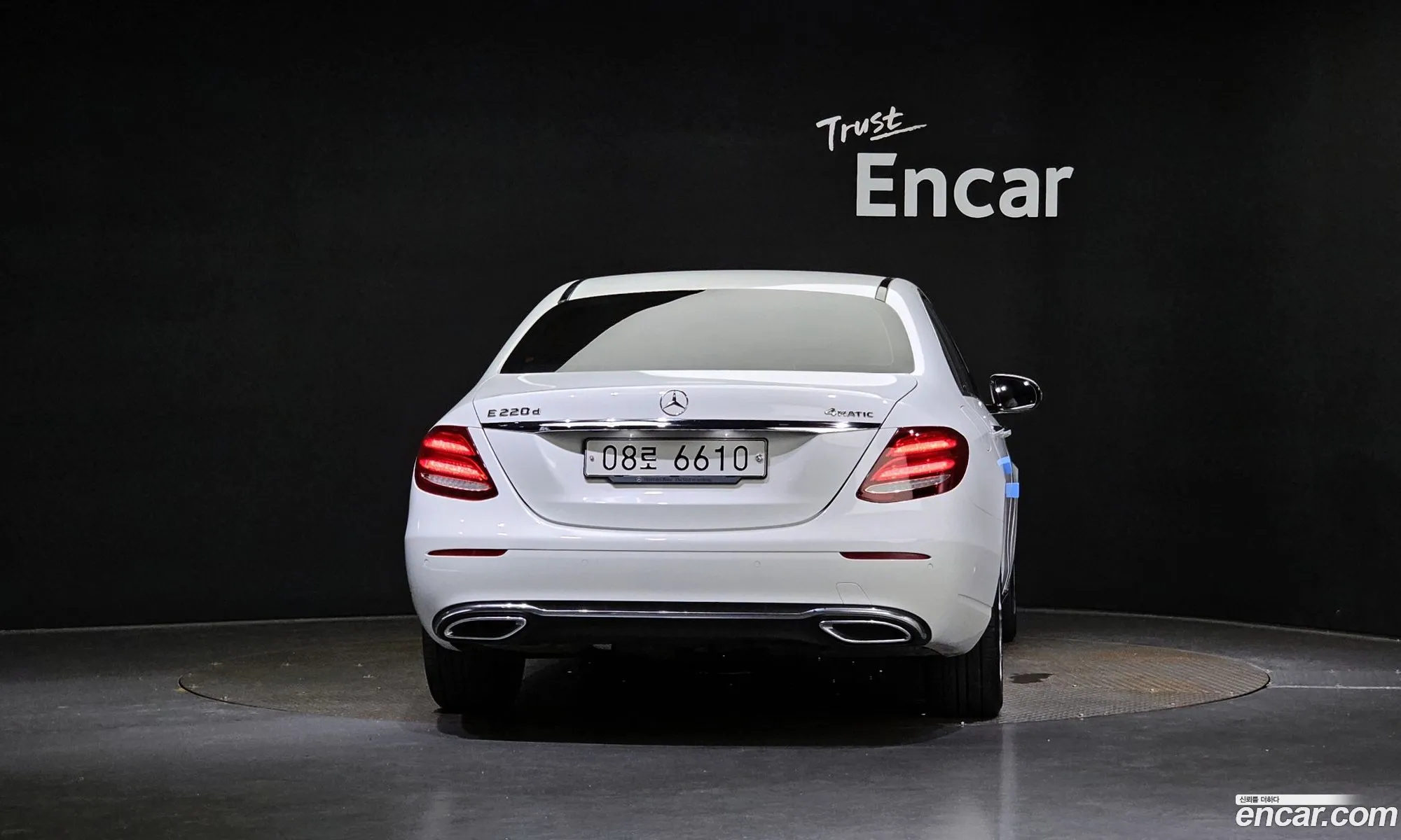 Mercedes-Benz E-Klasse E220D 4Matic Avant Garde 2017 - фотография 13622536