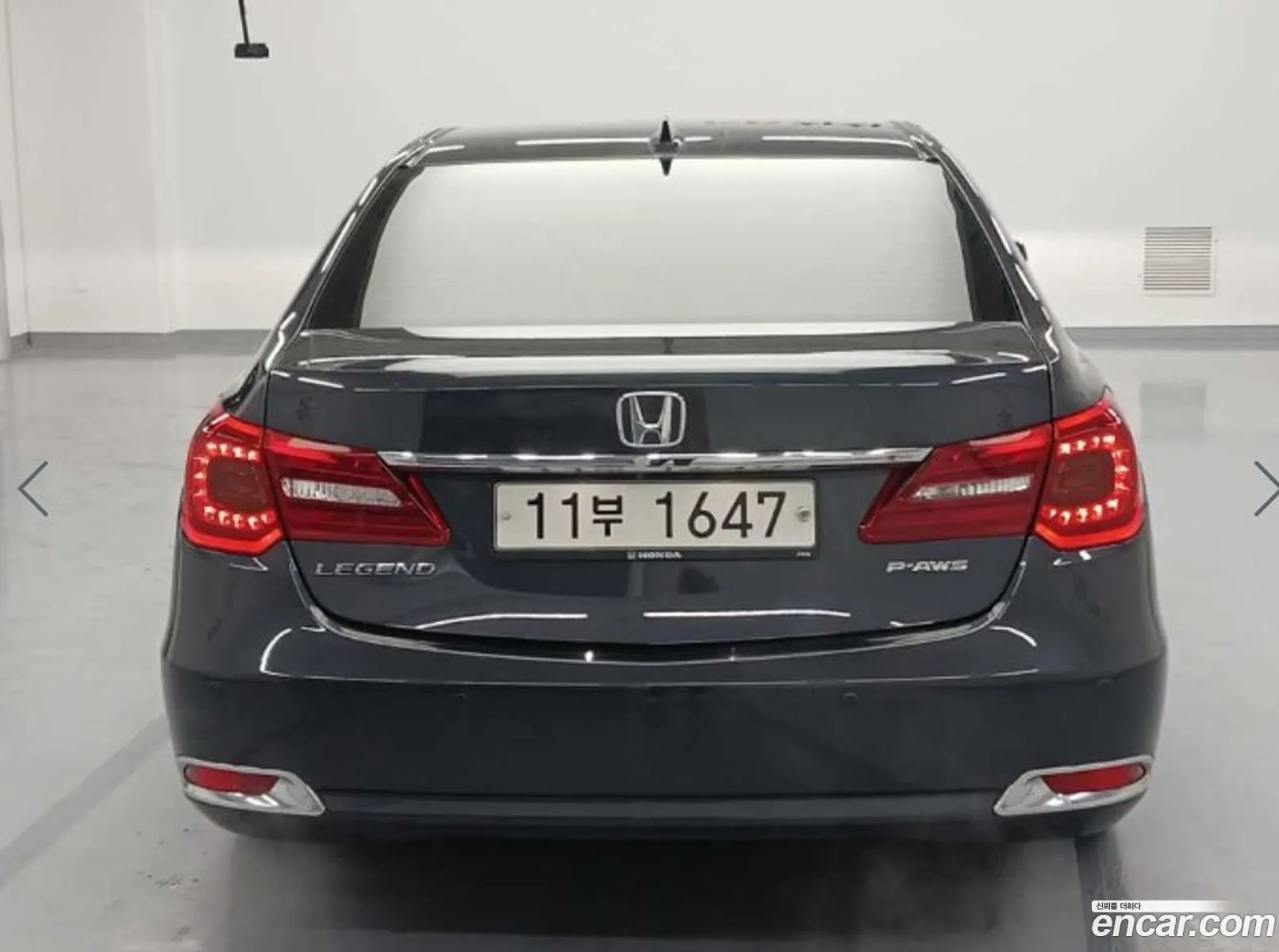 Honda Legend V 35 2016 - фотография 12676252
