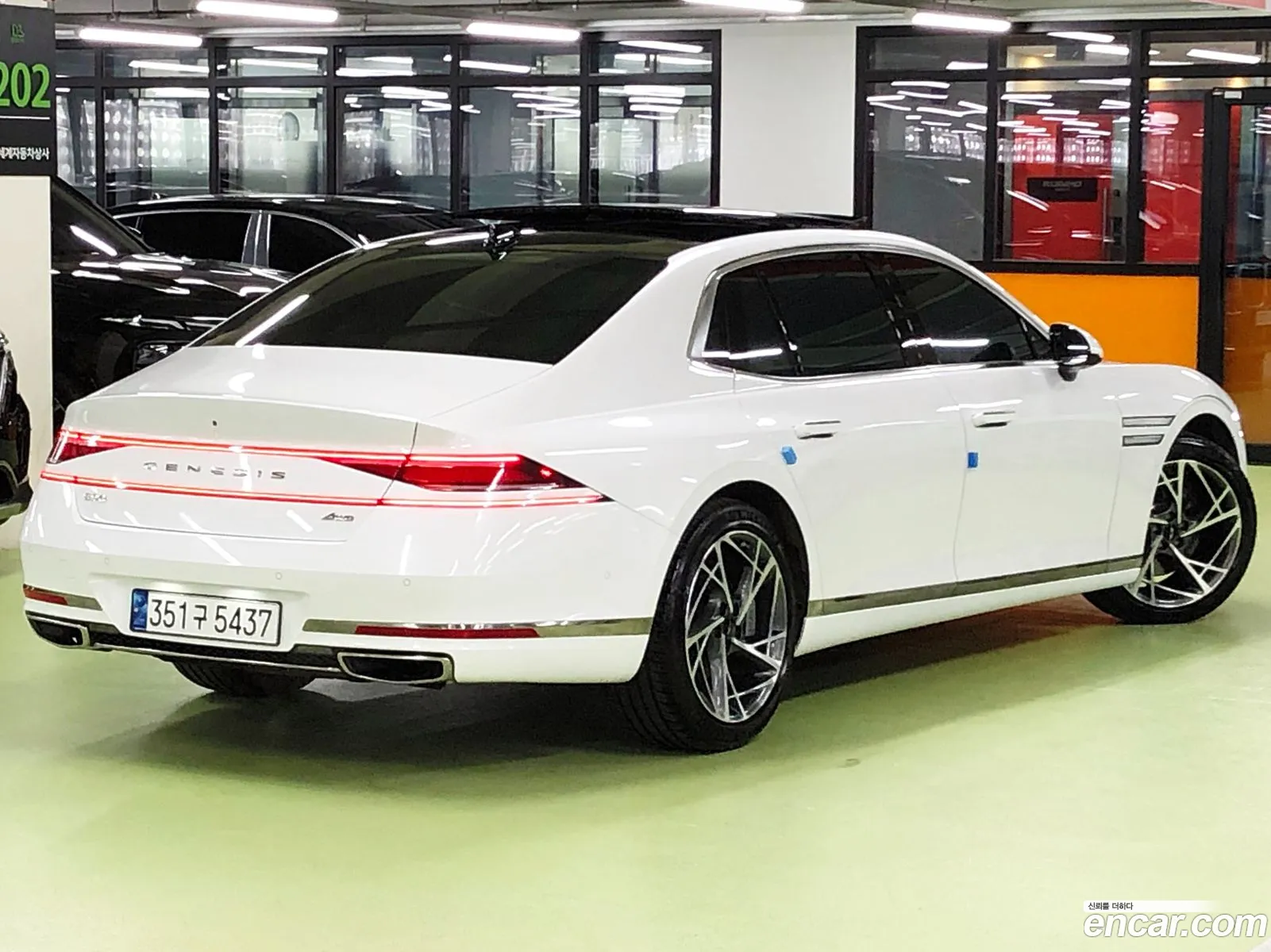 Genesis G90 Gasoline 35 Turbo Awd 2023 - фотография 17424122
