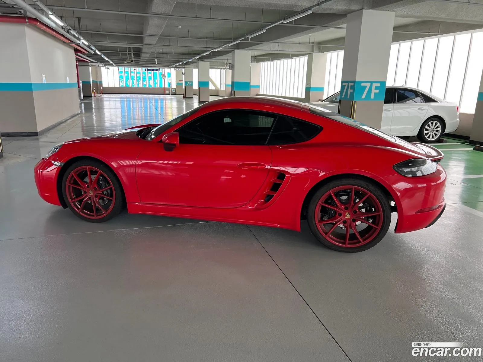 Porsche 718 20 2022 - фотография 14485490