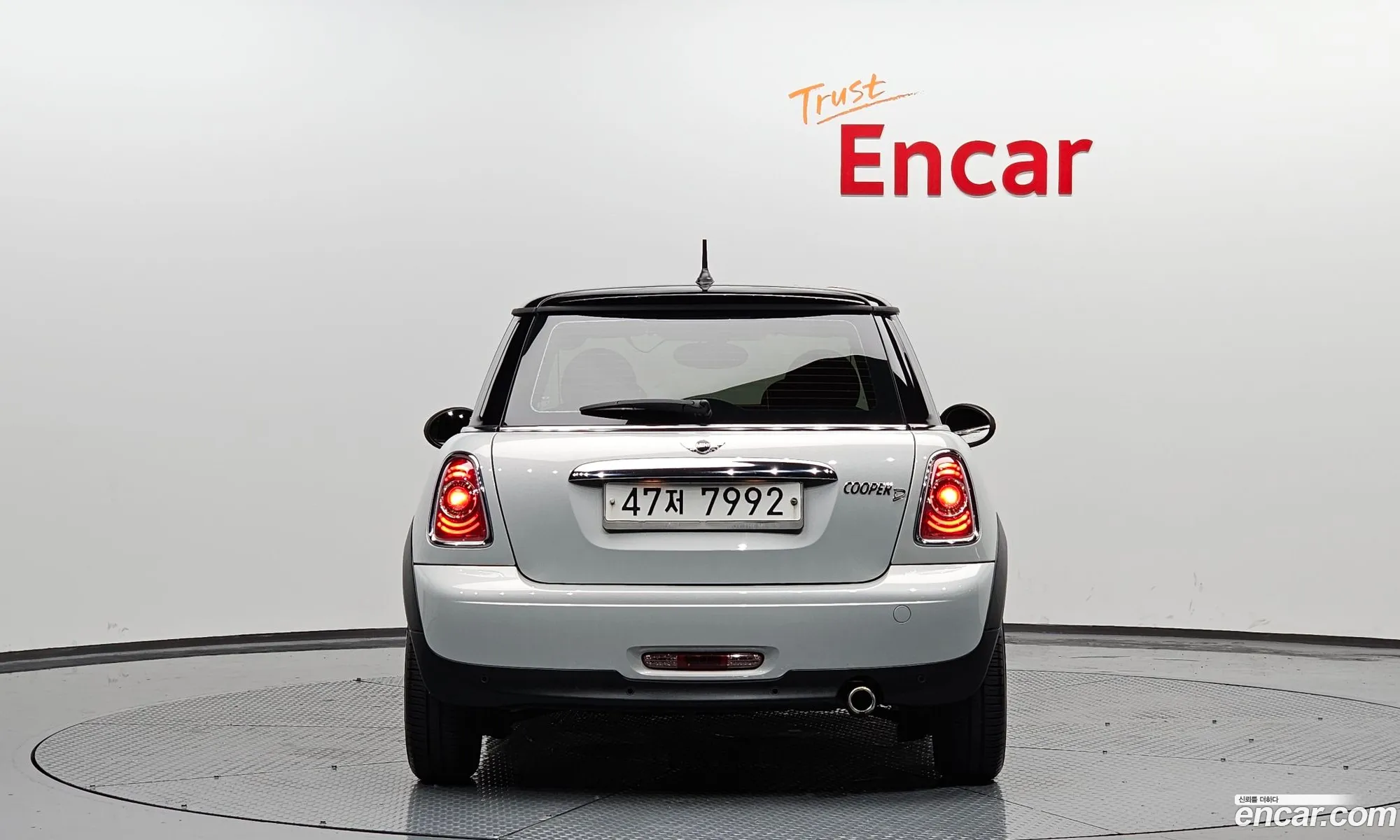 Mini Cooper Se 2013 - фотография 4609758