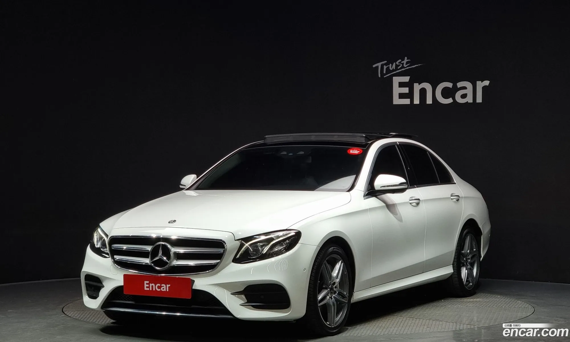 Mercedes-Benz E-Klasse E350D 2017 - фотография 14135236
