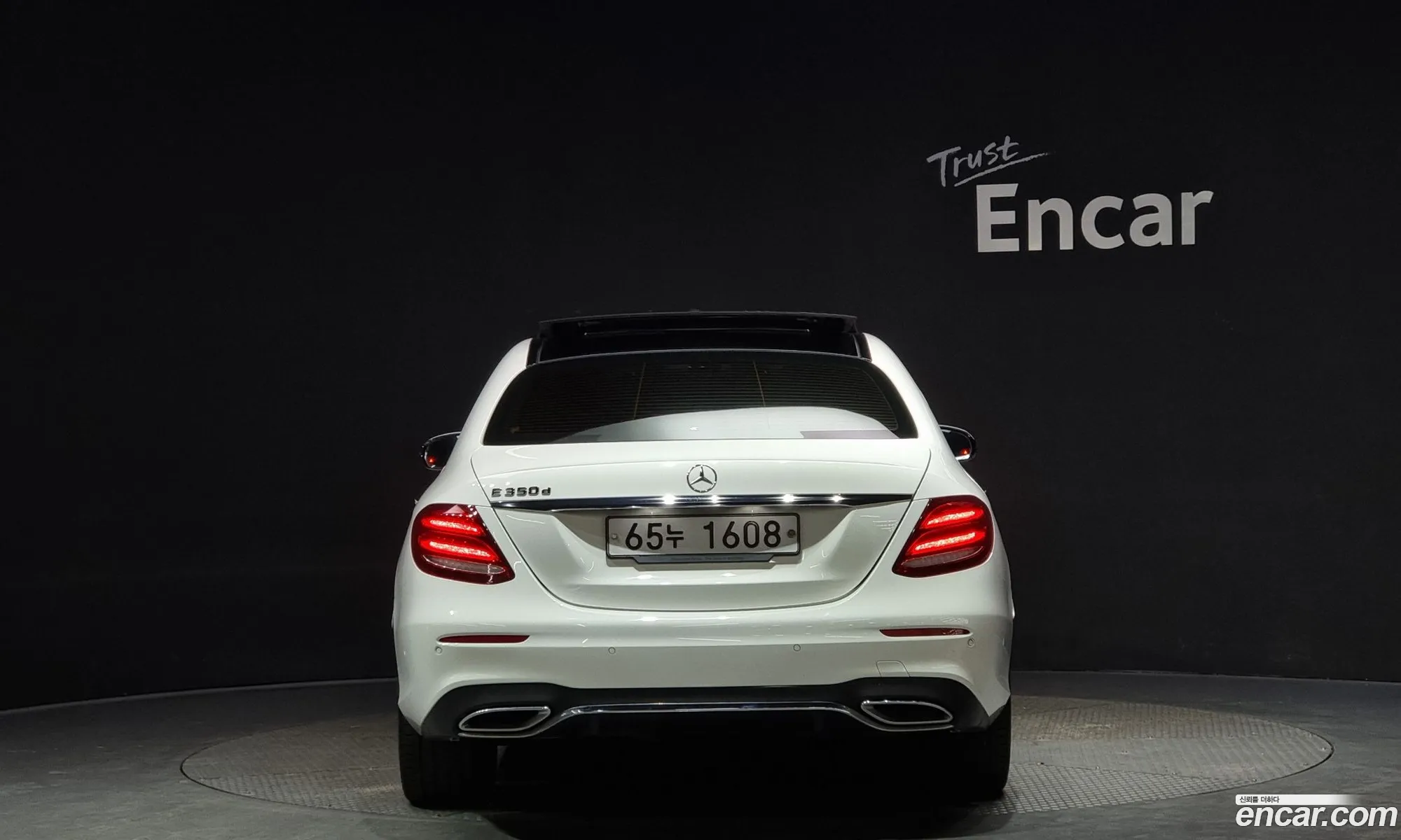 Mercedes-Benz E-Klasse E350D 2017 - фотография 14135239