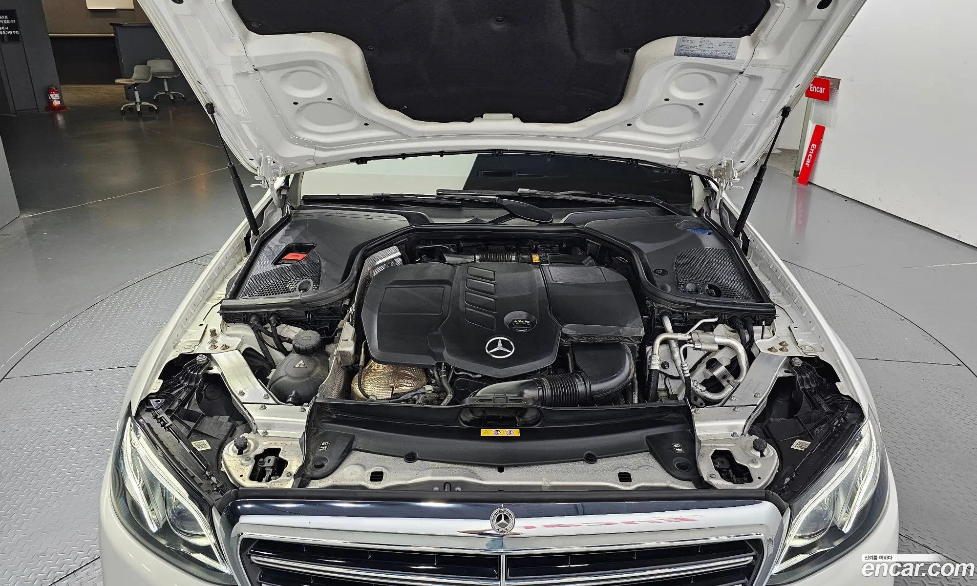 Mercedes-Benz E-Klasse V W213 S213 C238 E220D 4Matic Exclusive 2019 - фотография 13561507