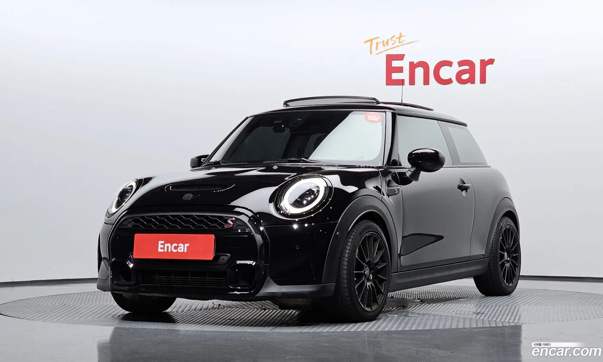Mini Cooper Classic 2022 - фотография 11202320
