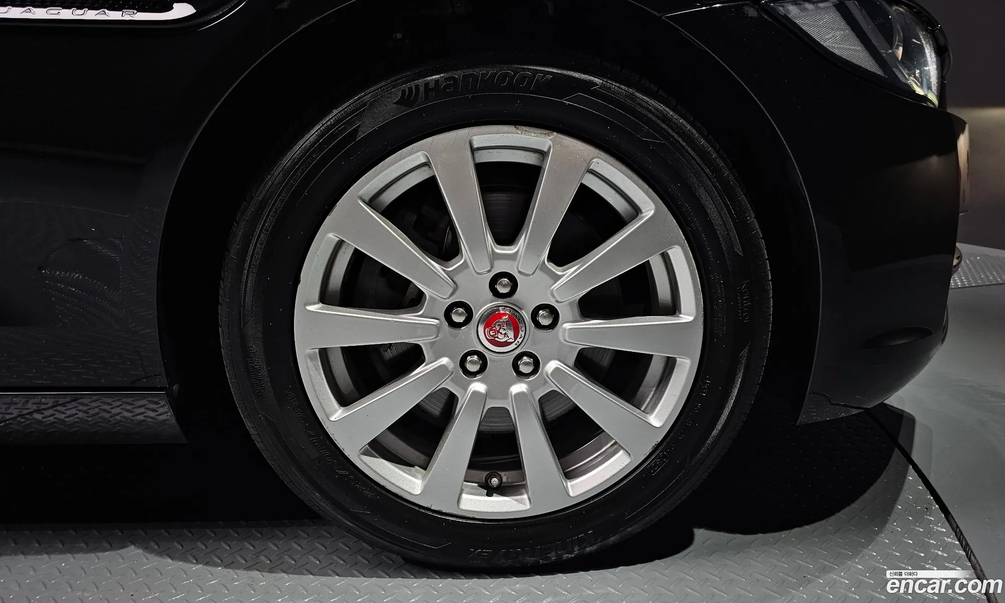 Jaguar Xe 20D Prestige 2018 - фотография 3903050