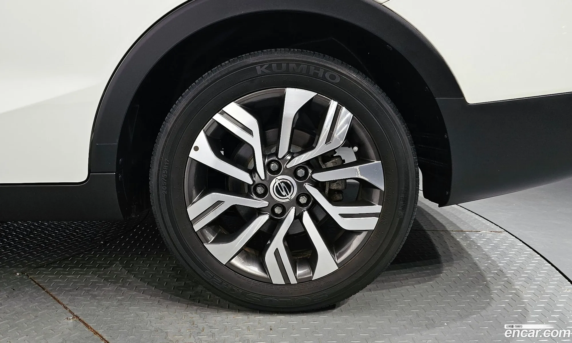 Ssangyong Tivoli Tivoli Diesel Ix 2Wd 2018 - фотография 7873644