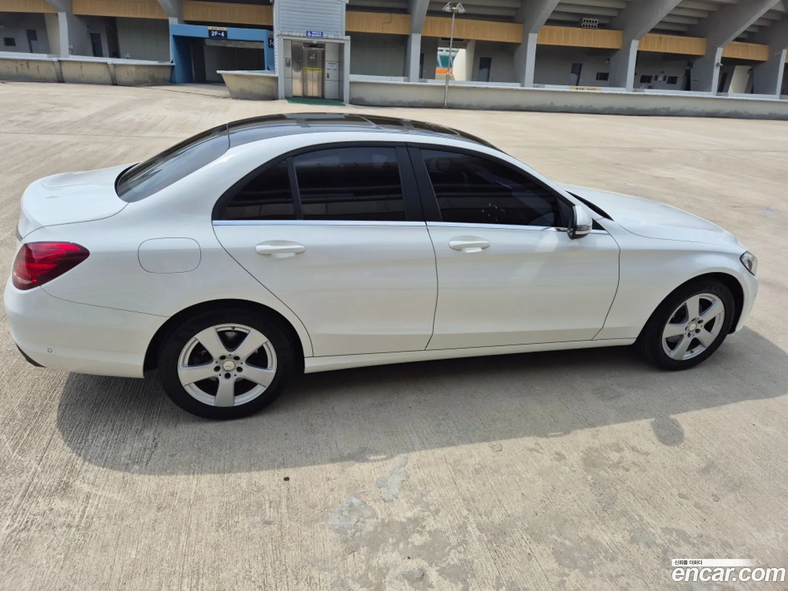 Mercedes-Benz C-Klasse Iv W205 C200 2017 - фотография 18755012