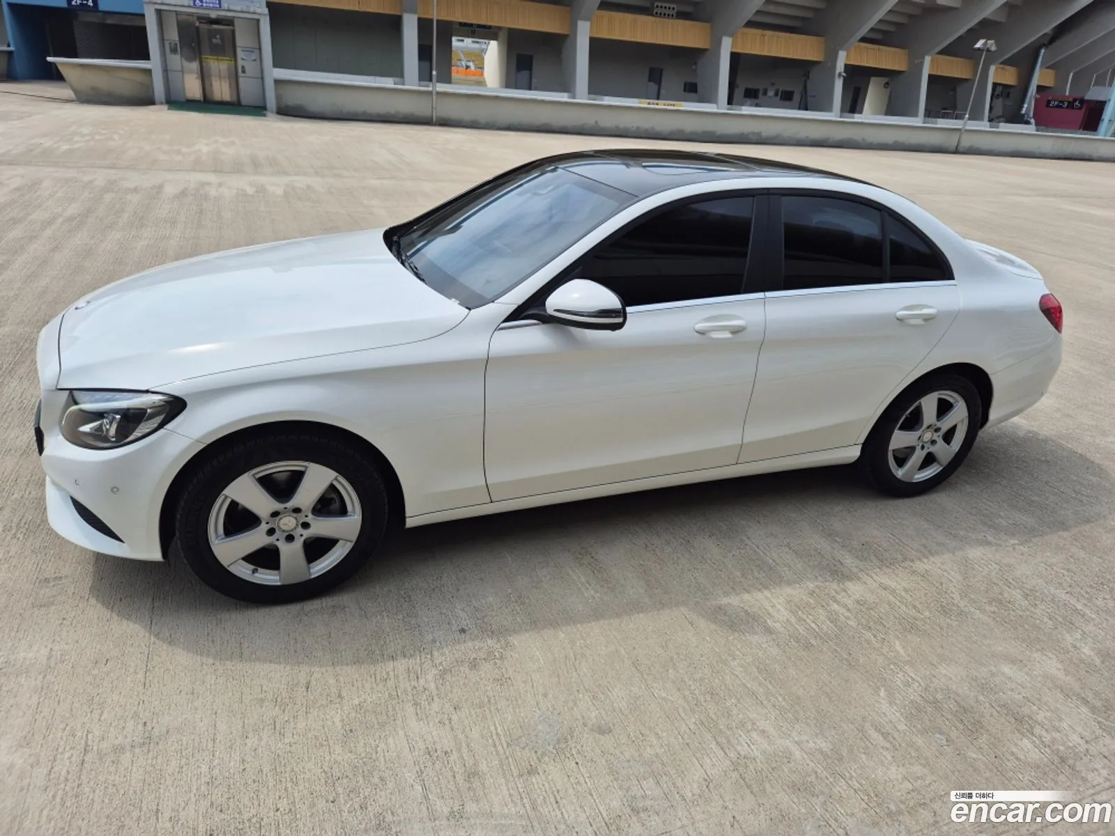 Mercedes-Benz C-Klasse Iv W205 C200 2017 - фотография 18755013