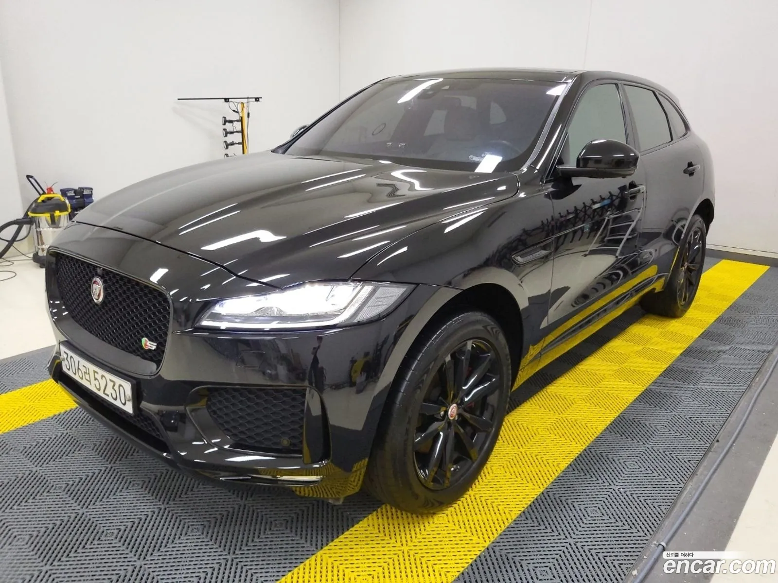 F-Pace 30D First Edition - фотография 3497939