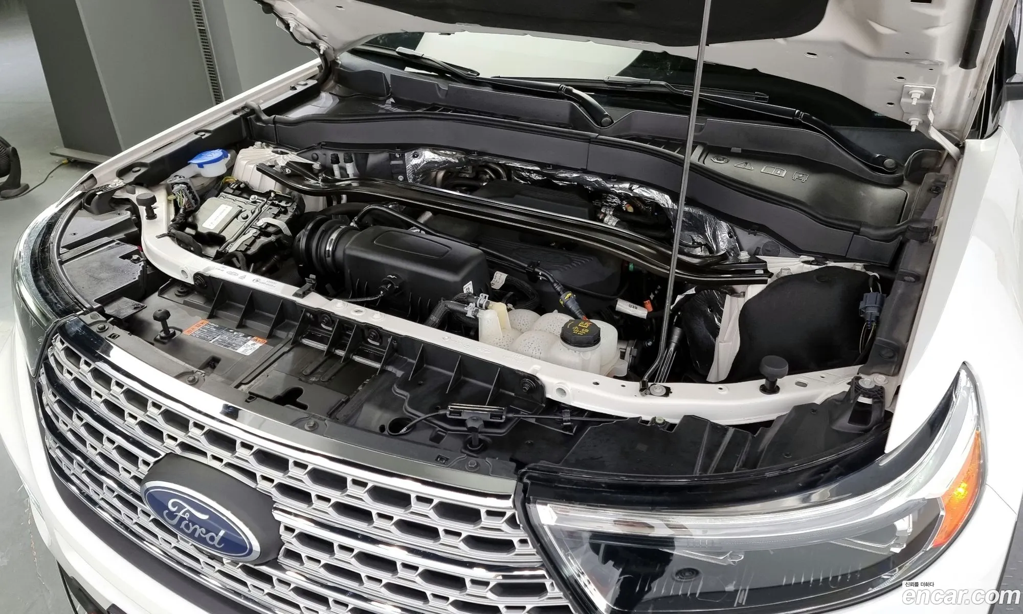 Ford Explorer 23 Limited 4Wd 2020 - фотография 15170028