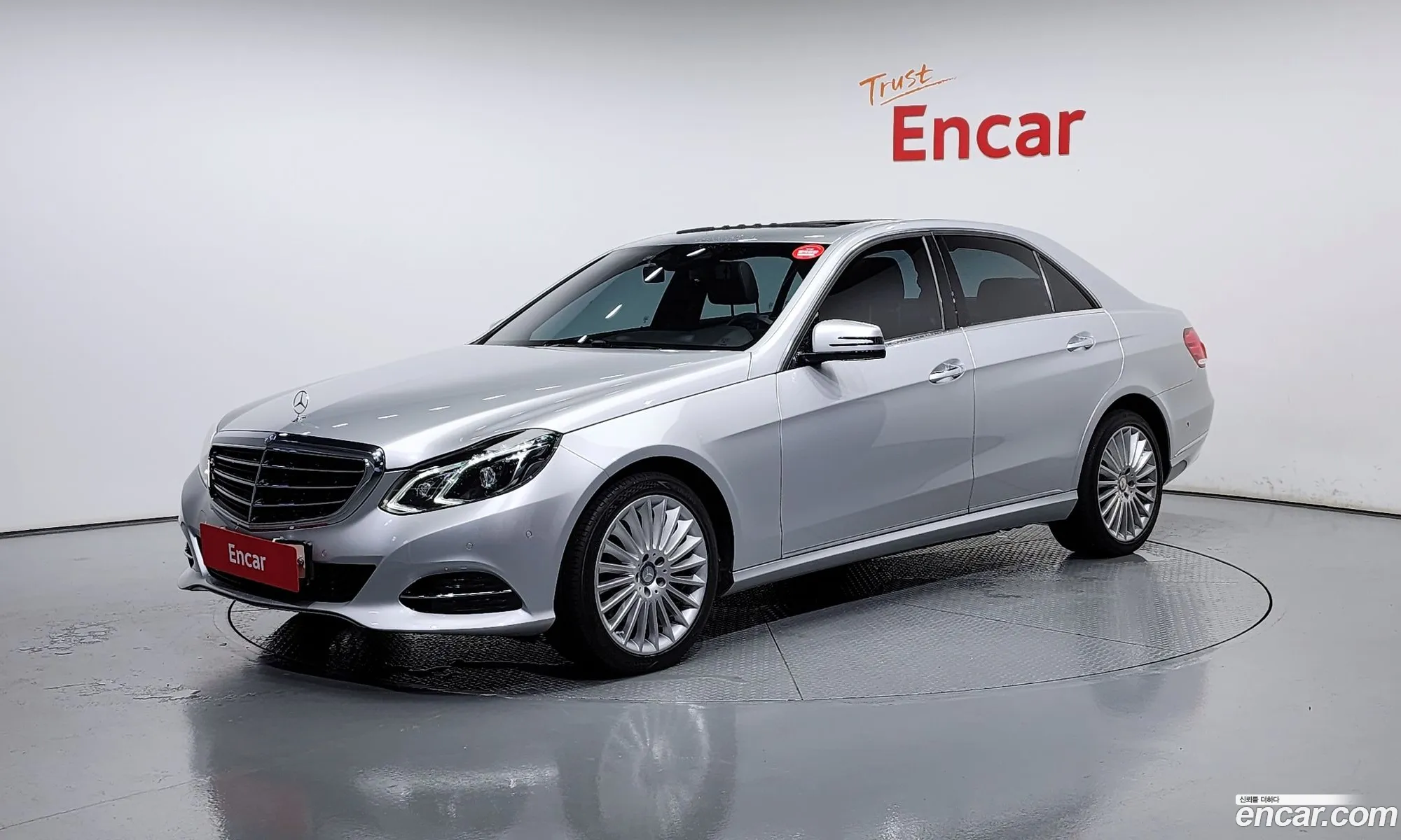 Mercedes-Benz E-Klasse E300 Elegance 2015 - фотография 13992680