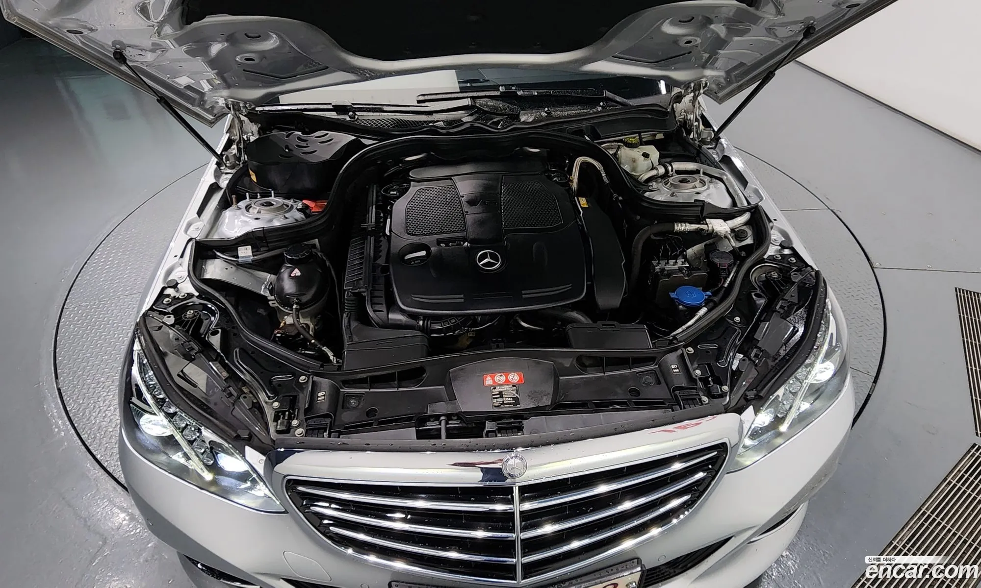 Mercedes-Benz E-Klasse E300 Elegance 2015 - фотография 13992685