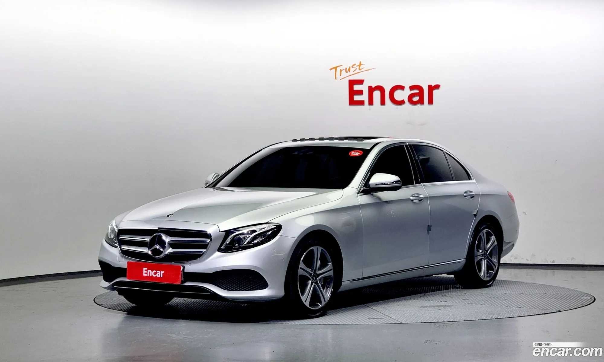 Mercedes-Benz E-Klasse V W213 S213 C238 E300 4Matic Avant Garde 2018 - фотография 13811912