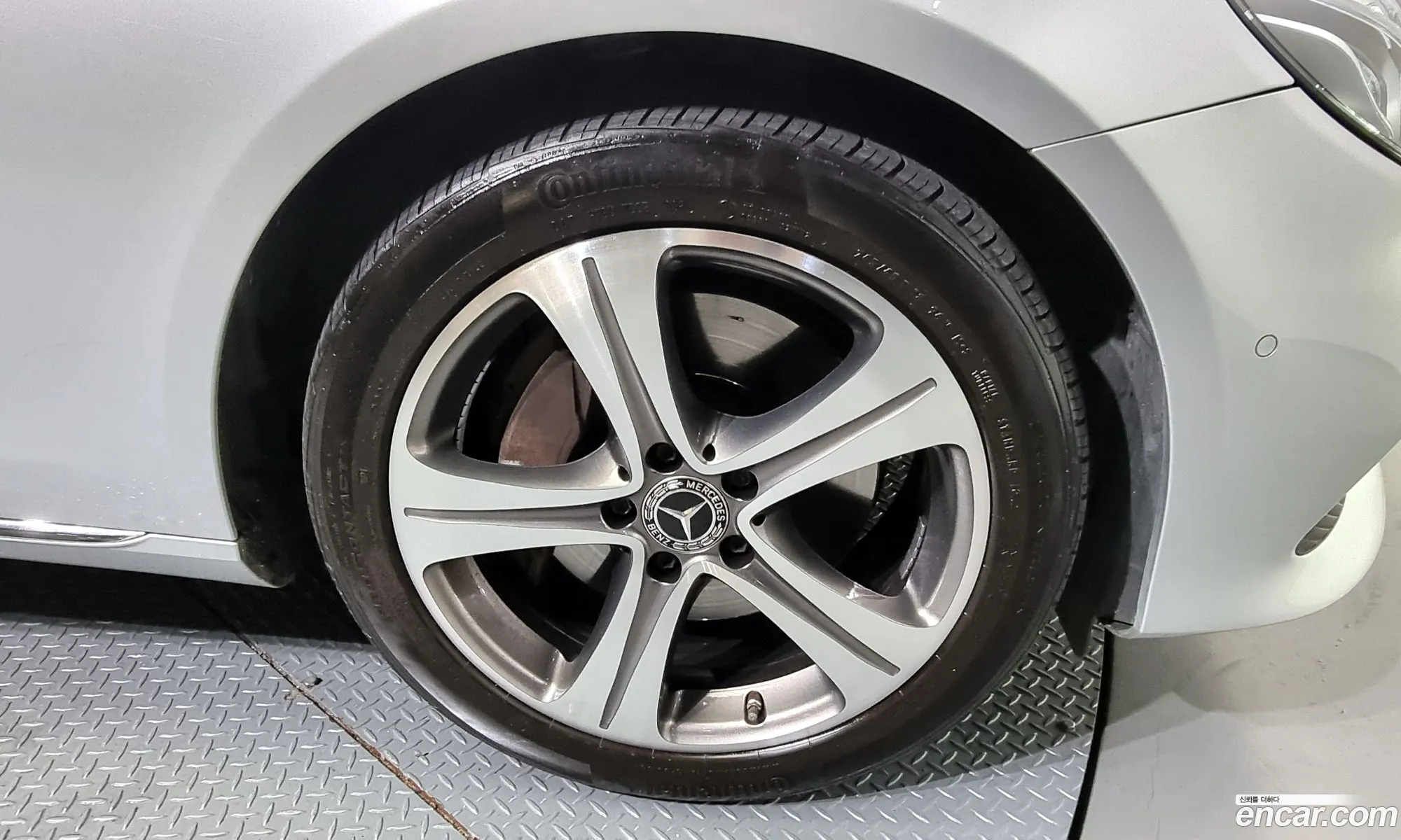 Mercedes-Benz E-Klasse V W213 S213 C238 E300 4Matic Avant Garde 2018 - фотография 13811916