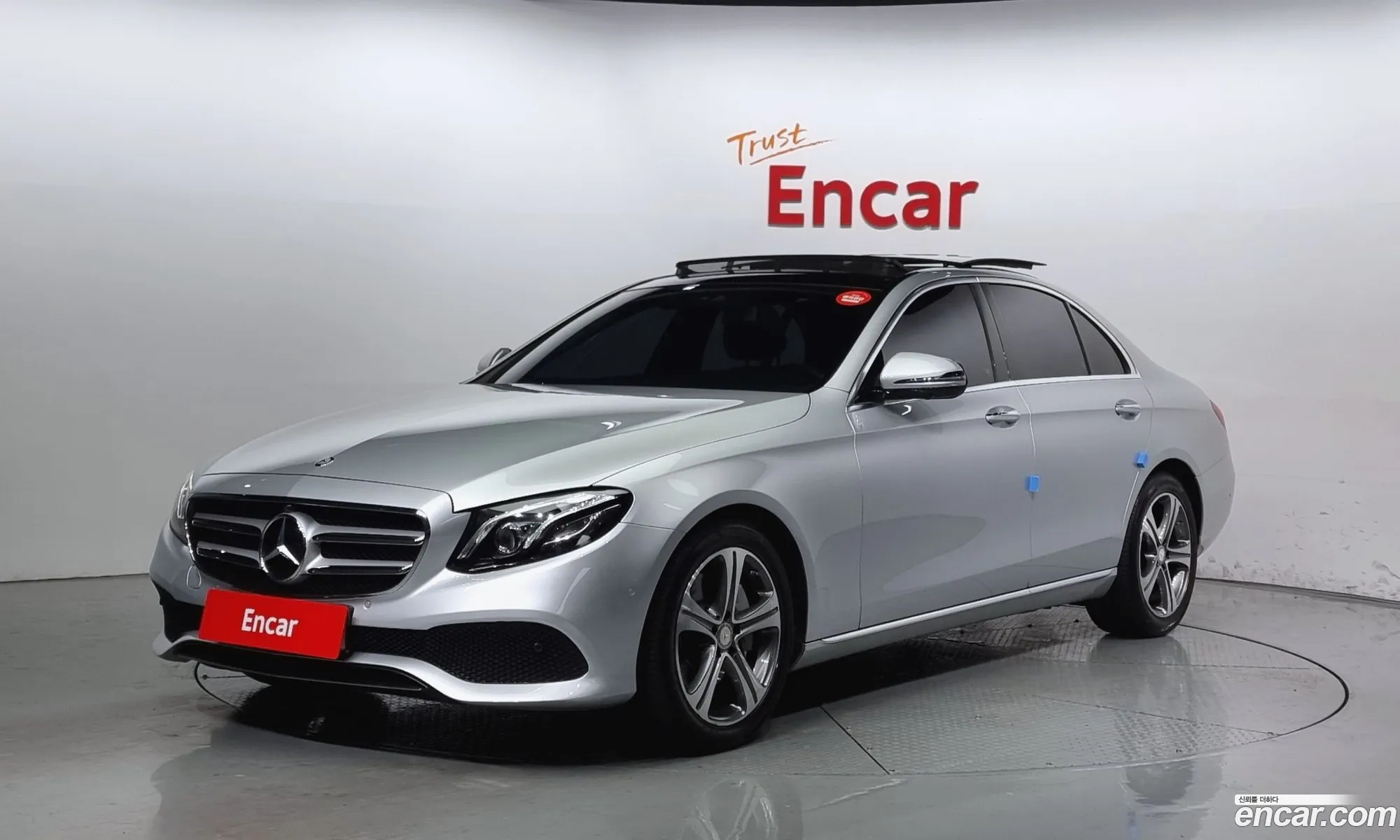 Mercedes-Benz E-Klasse E300 Avantgarde 2017 - фотография 13992717