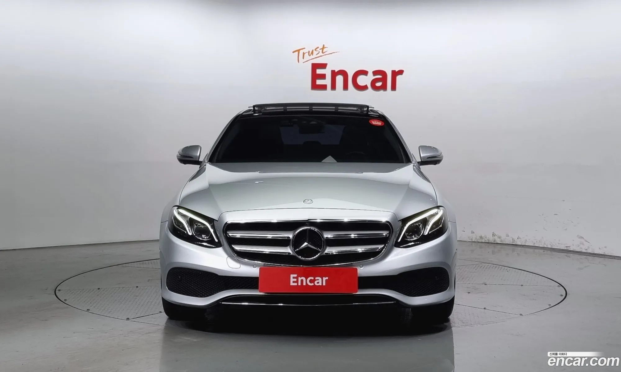 Mercedes-Benz E-Klasse E300 Avantgarde 2017 - фотография 13992719