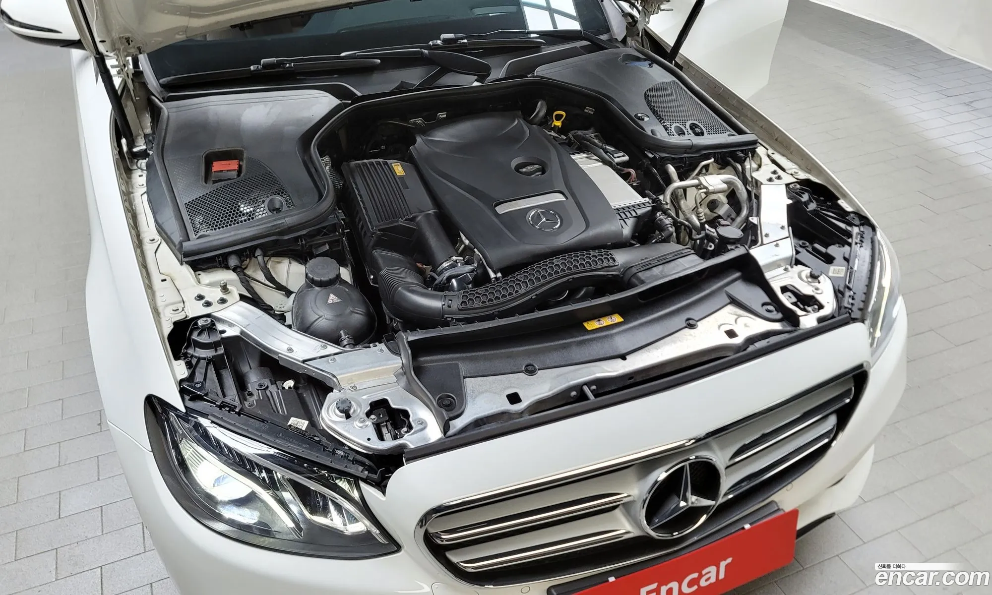 Mercedes-Benz E-Klasse E200 Avant Garde 2017 - фотография 18679133