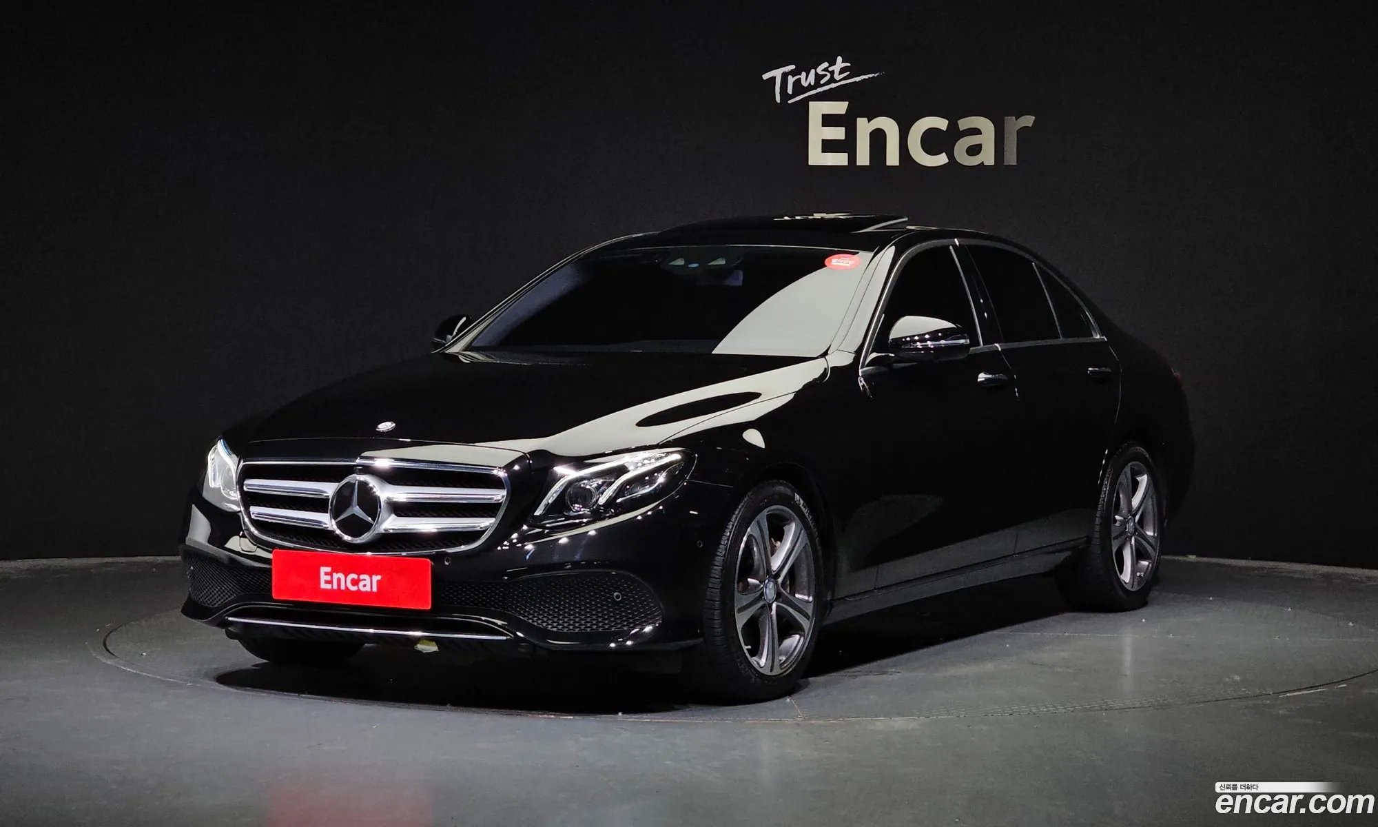Mercedes-Benz E-Klasse E300 Avantgarde Intelligent Drive 2017 - фотография 18762400