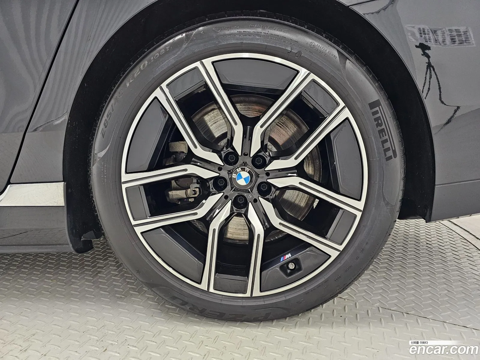 BMW I7 xDrive 60 M Sport 2023 - фотография 735947