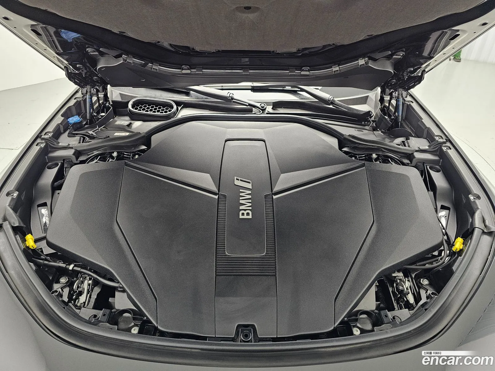 BMW I7 xDrive 60 M Sport 2023 - фотография 735948