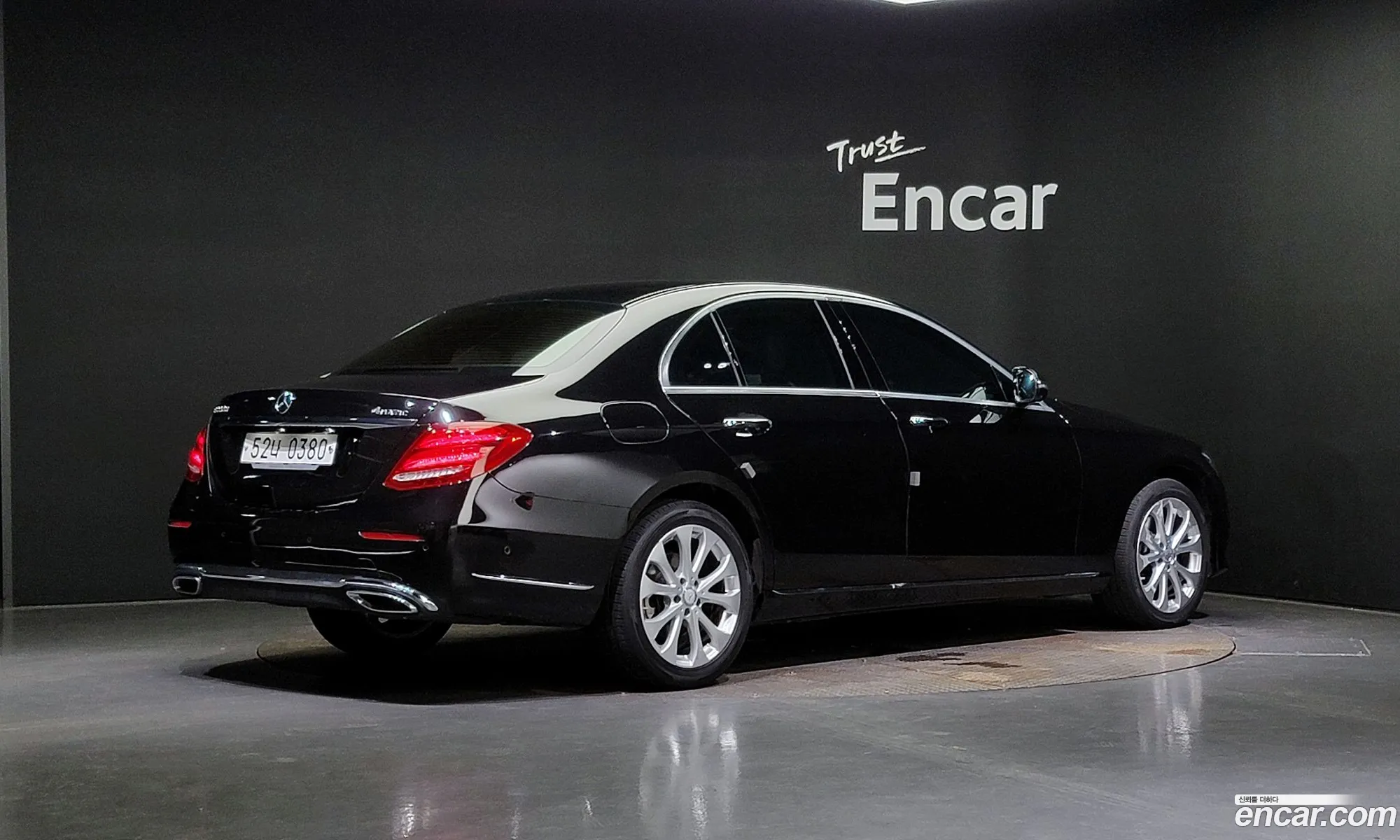 Mercedes-Benz E-Klasse E220D Exclusive 2016 - фотография 18698798