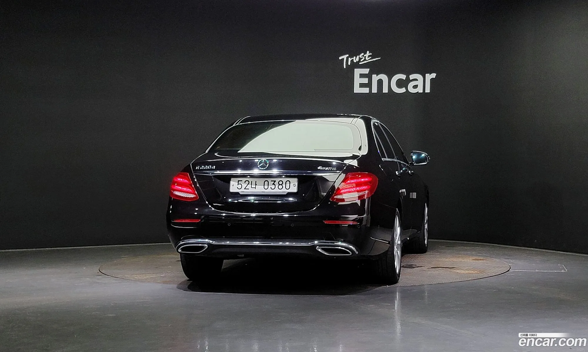 Mercedes-Benz E-Klasse E220D Exclusive 2016 - фотография 18698799