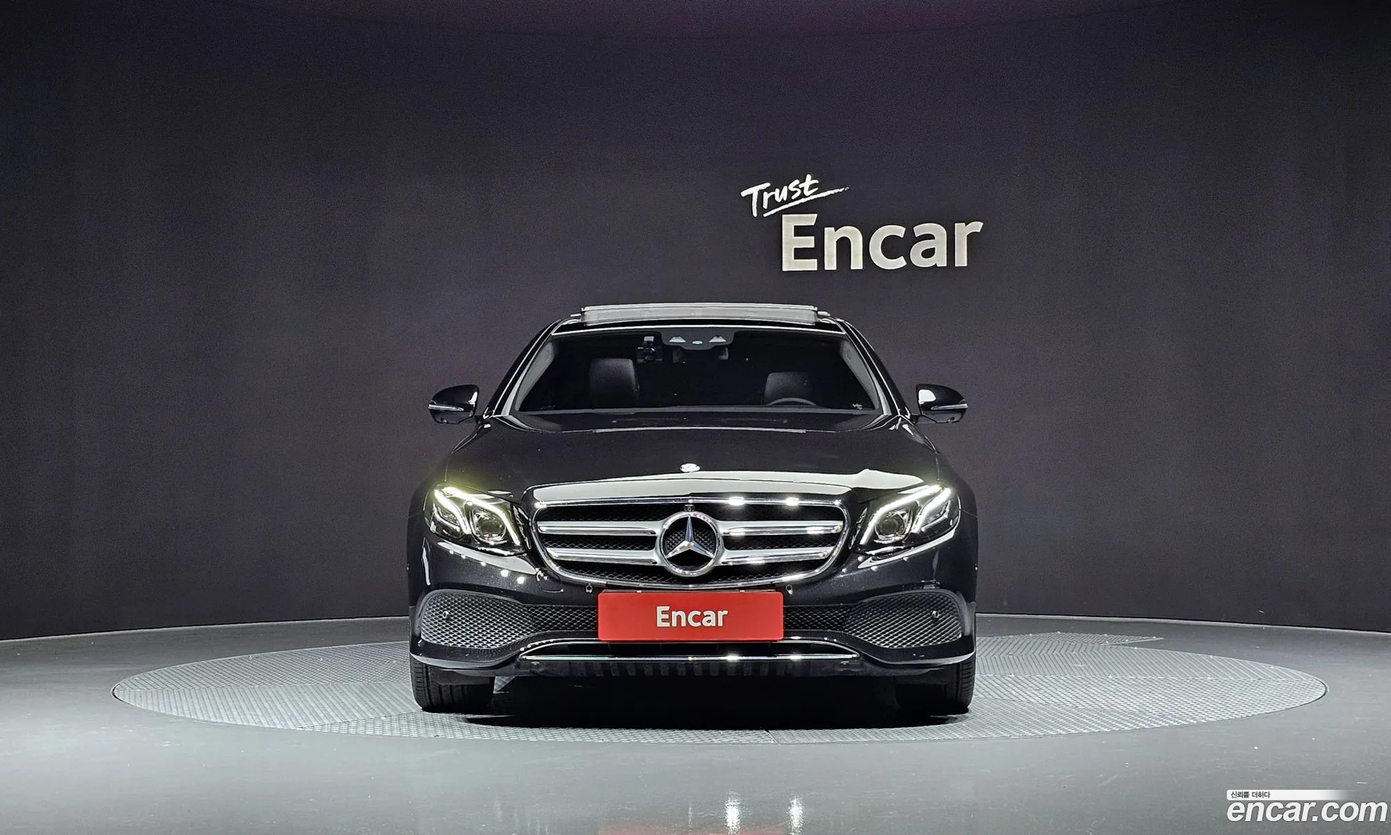 Mercedes-Benz E-Klasse E300 Avantgarde 2017 - фотография 18641232