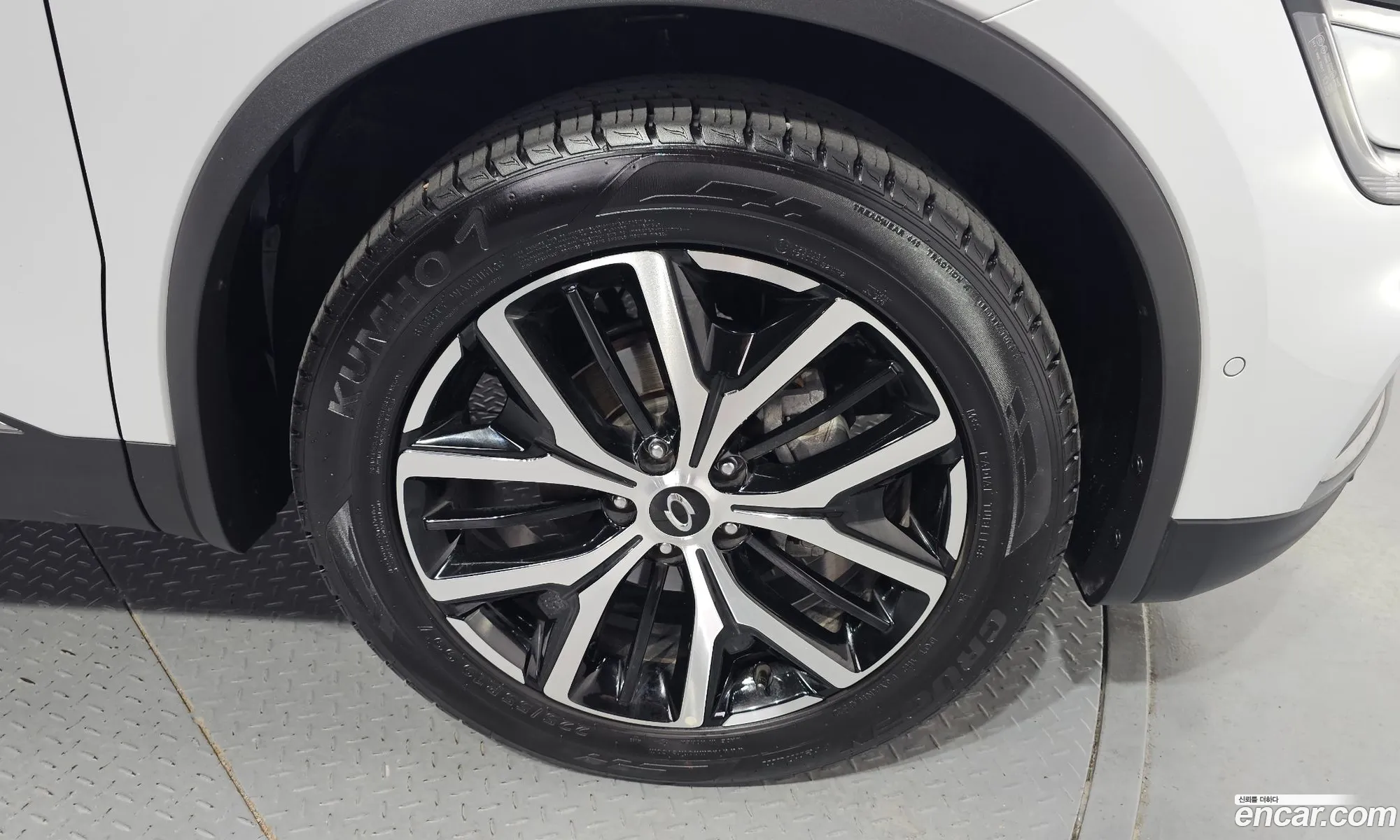 Renault Samsung Qm6 20 Lpe Re Signature 2Wd 2023 - фотография 2969508