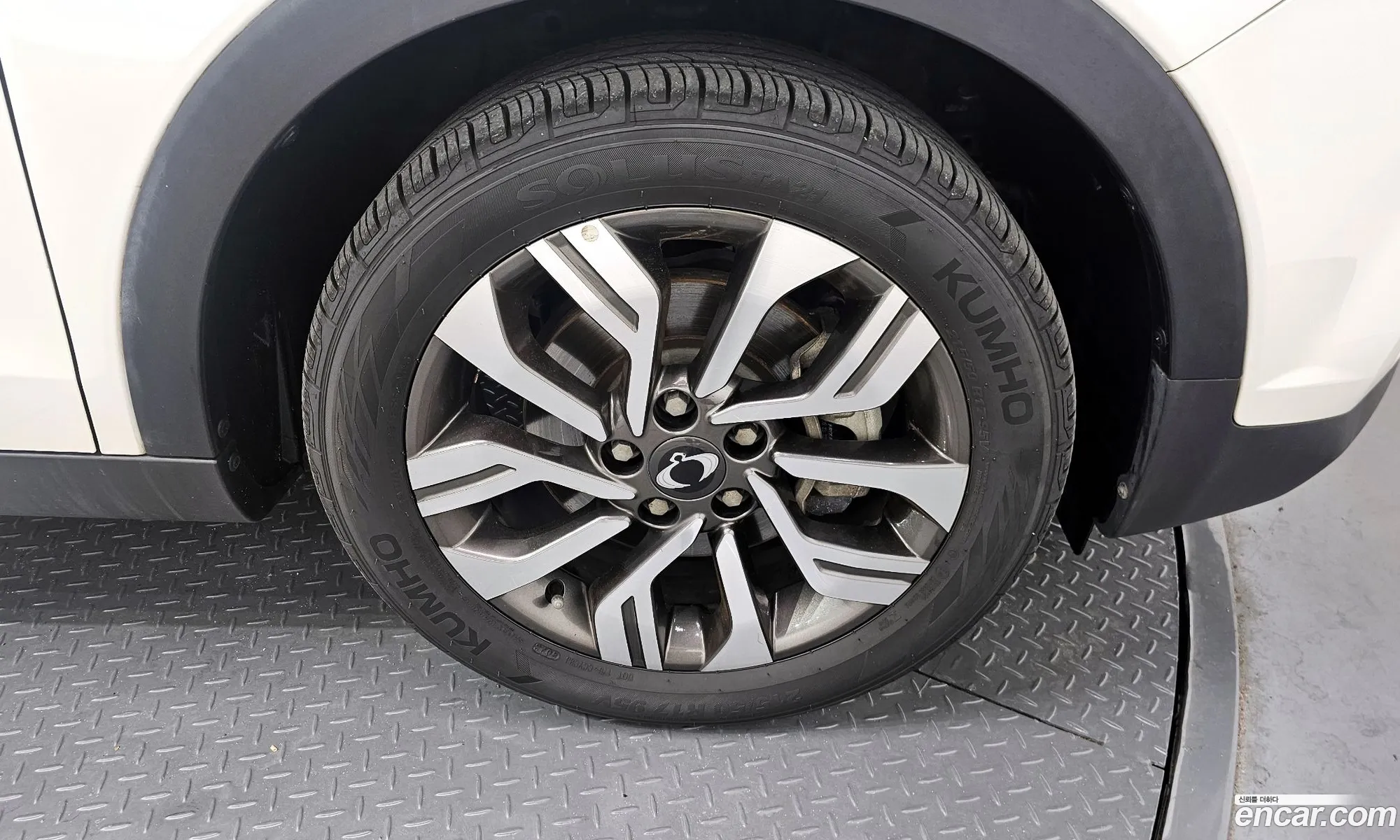 Ssangyong Tivoli Tivoli Gear Plus 2Wd 2019 - фотография 19602489