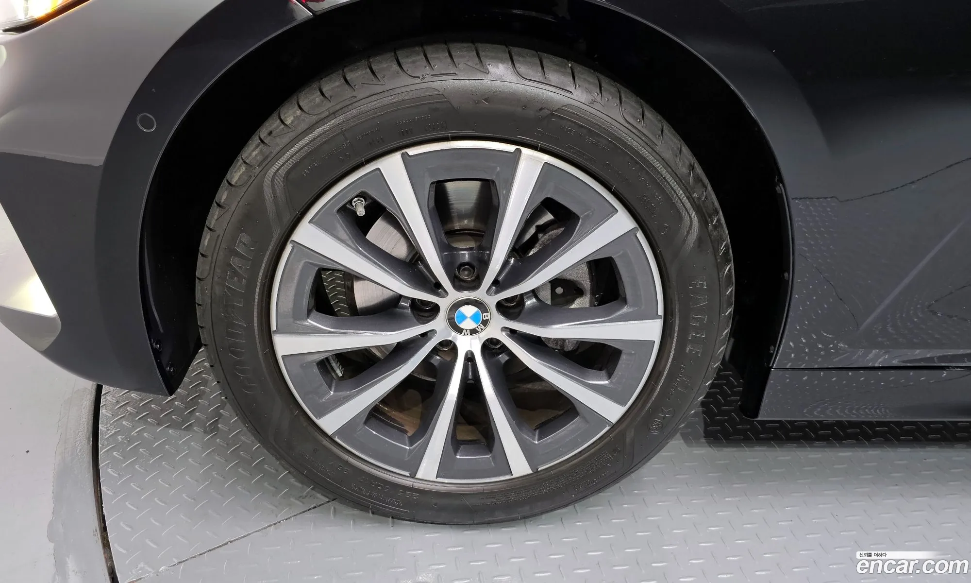 BMW 3Er 320I 2023 - фотография 8864072