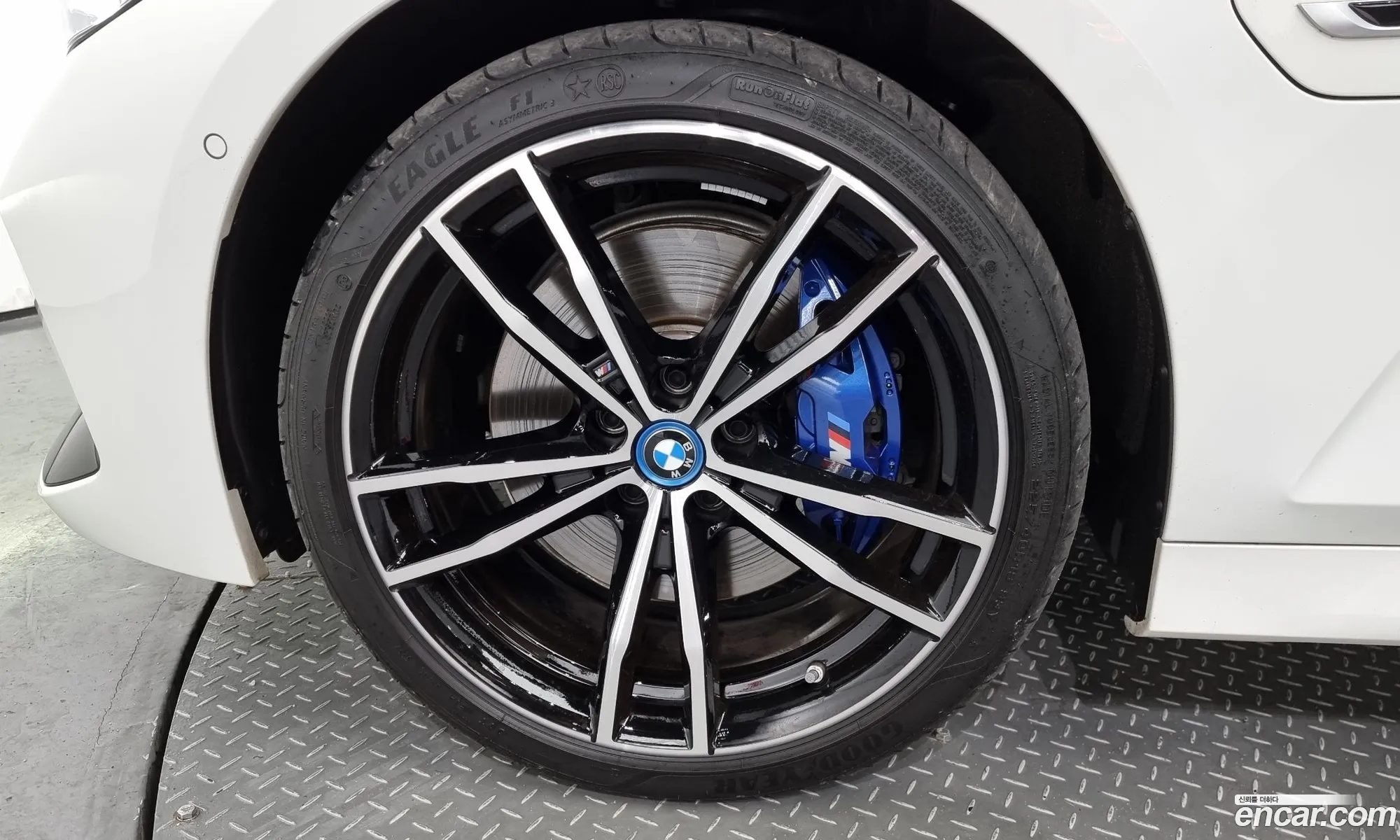 BMW 3Er 330E M Sports 2023 - фотография 8858979