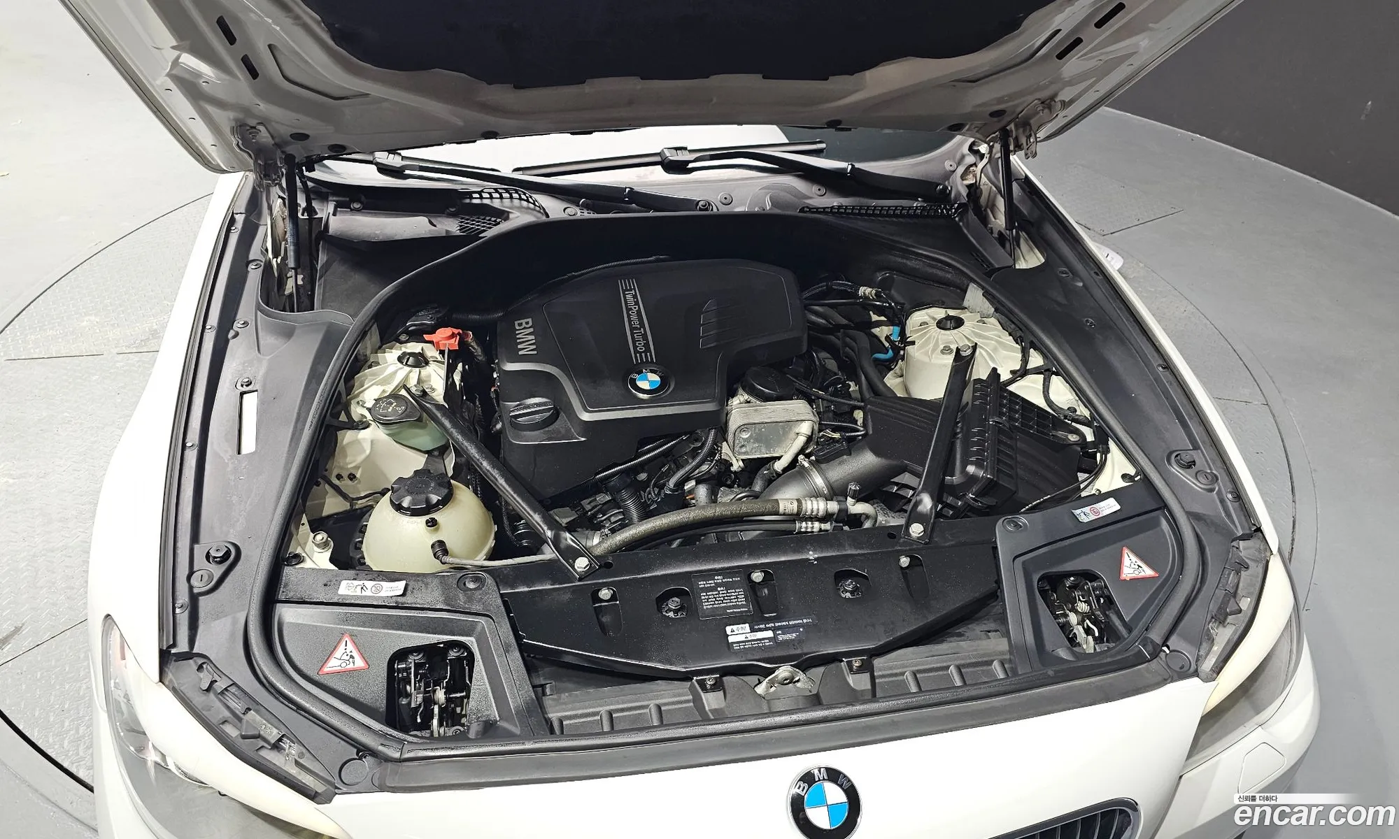BMW 5 Series F10 528I - фотография 16390974