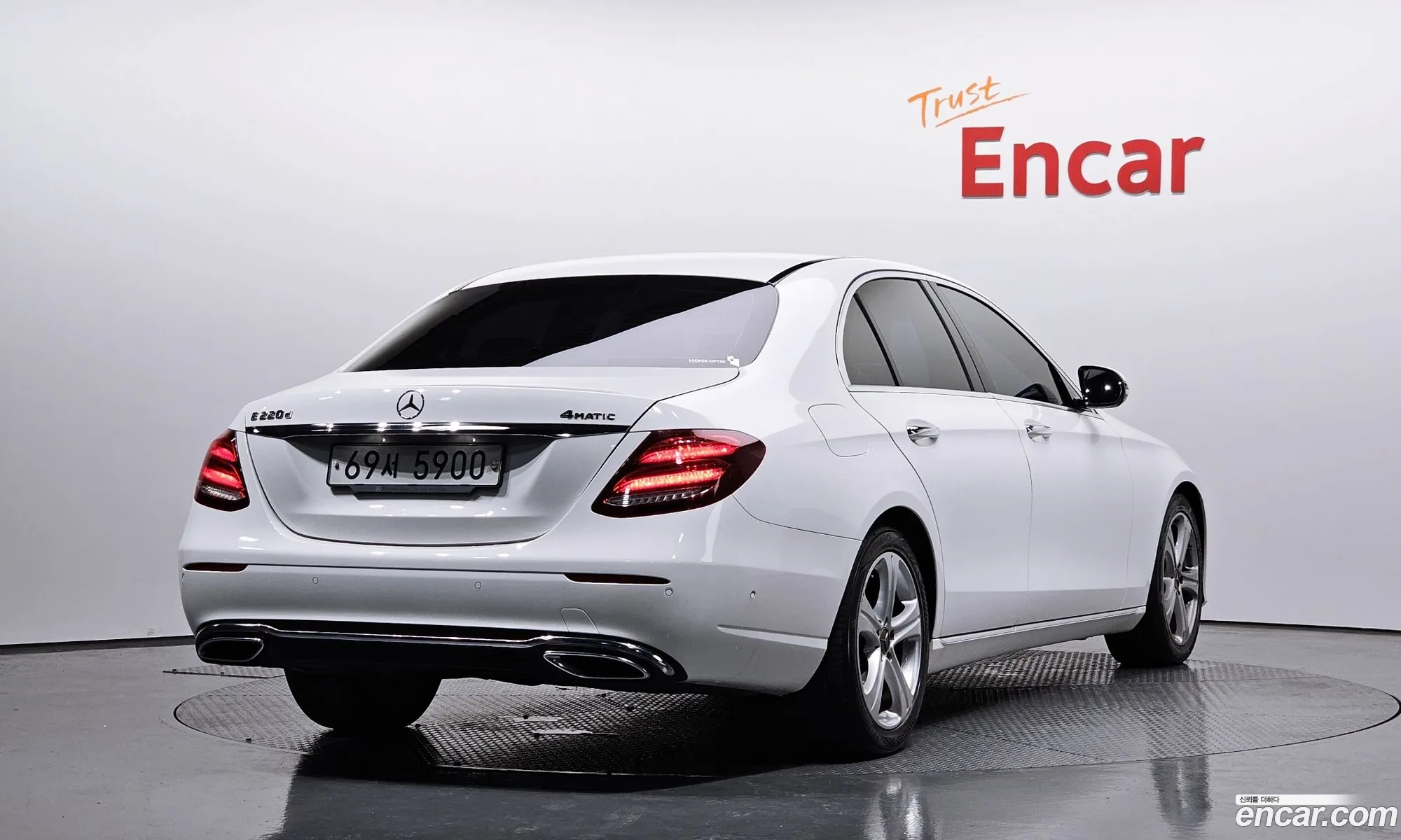 Mercedes-Benz E-Klasse E220D Avant Garde 2017 - фотография 18676452