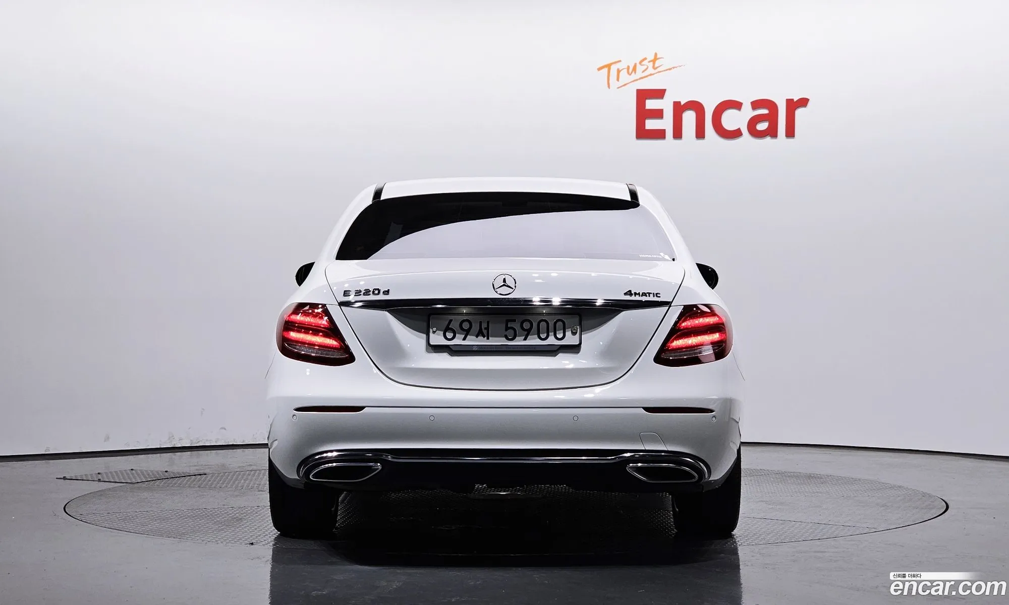 Mercedes-Benz E-Klasse E220D Avant Garde 2017 - фотография 18676454