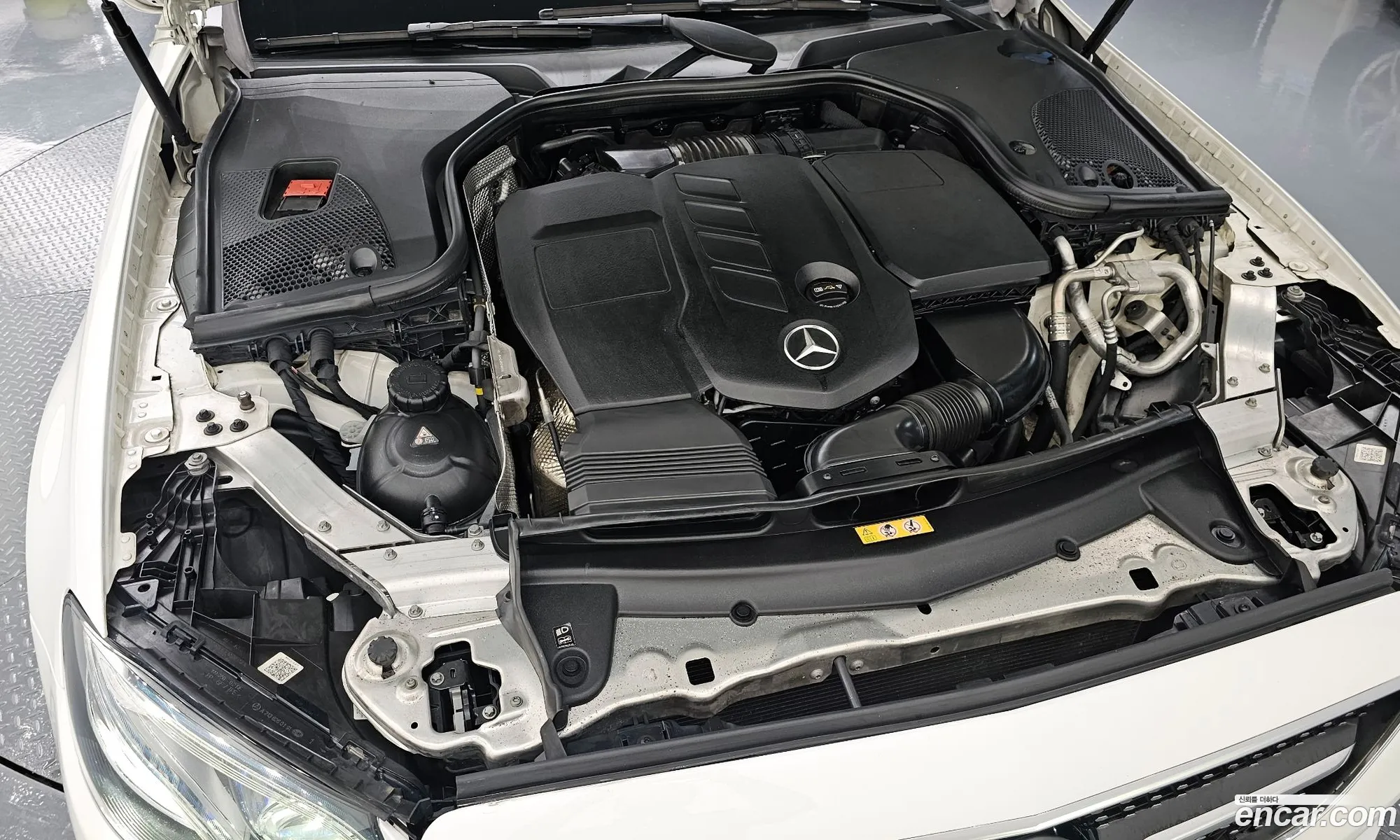 Mercedes-Benz E-Klasse E220D Avant Garde 2017 - фотография 18676456